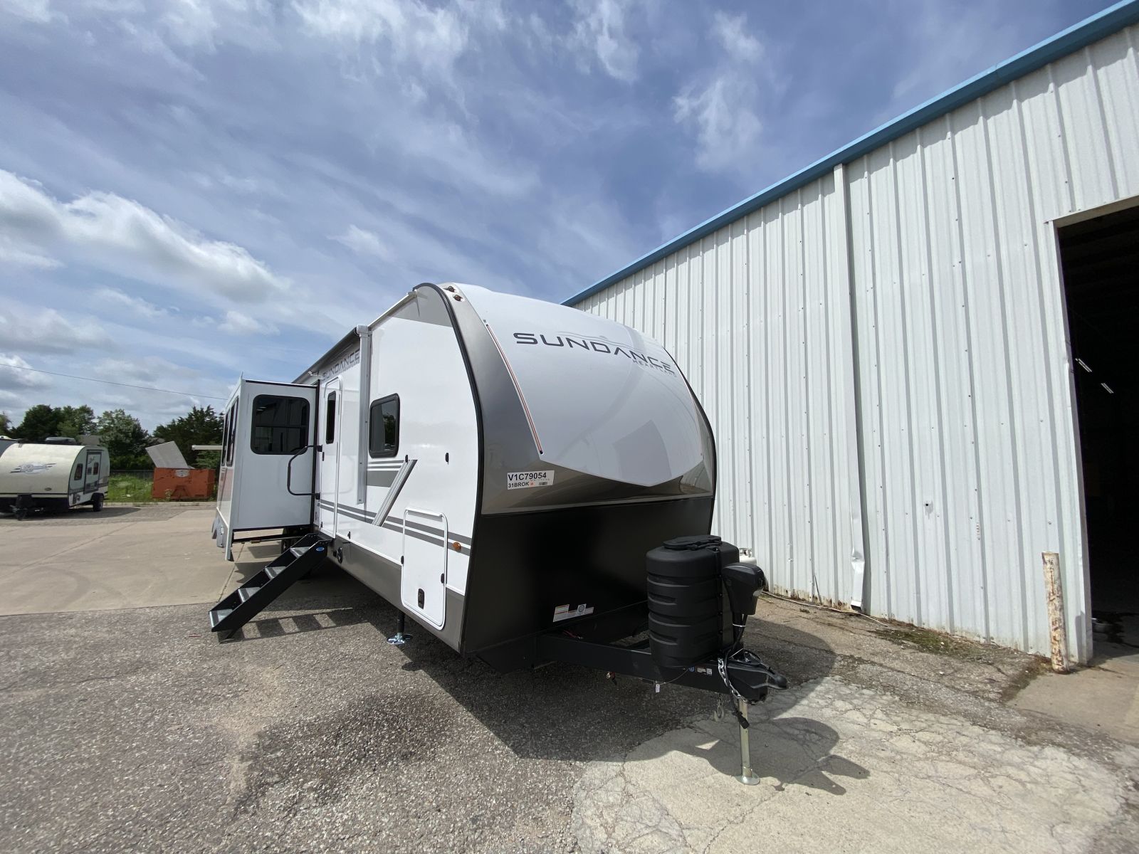 NEW 2027 Heartland SUNDANCE 31BROK - Four Seasons RV