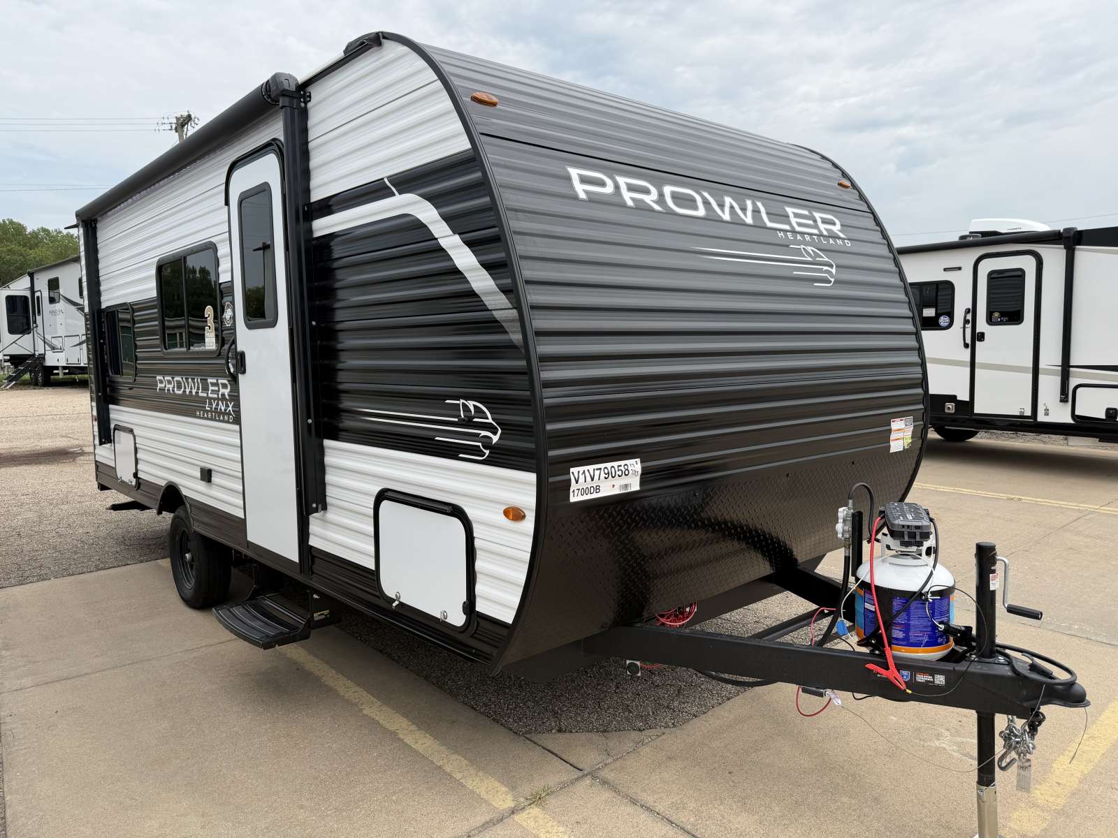 NEW 2027 Heartland PROWLER 1700DB - Four Seasons RV