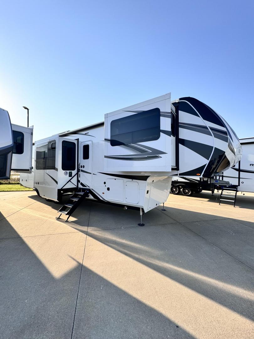 NEW 2025 Grand Design Solitude 380FL - Four Seasons RV