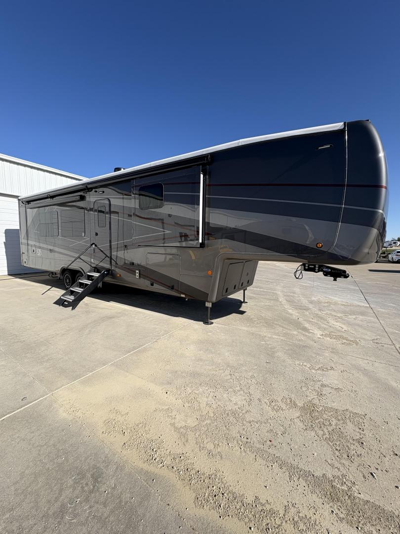 NEW 2025 DRV Suites MOBILE SUITES 41RKDB - Four Seasons RV