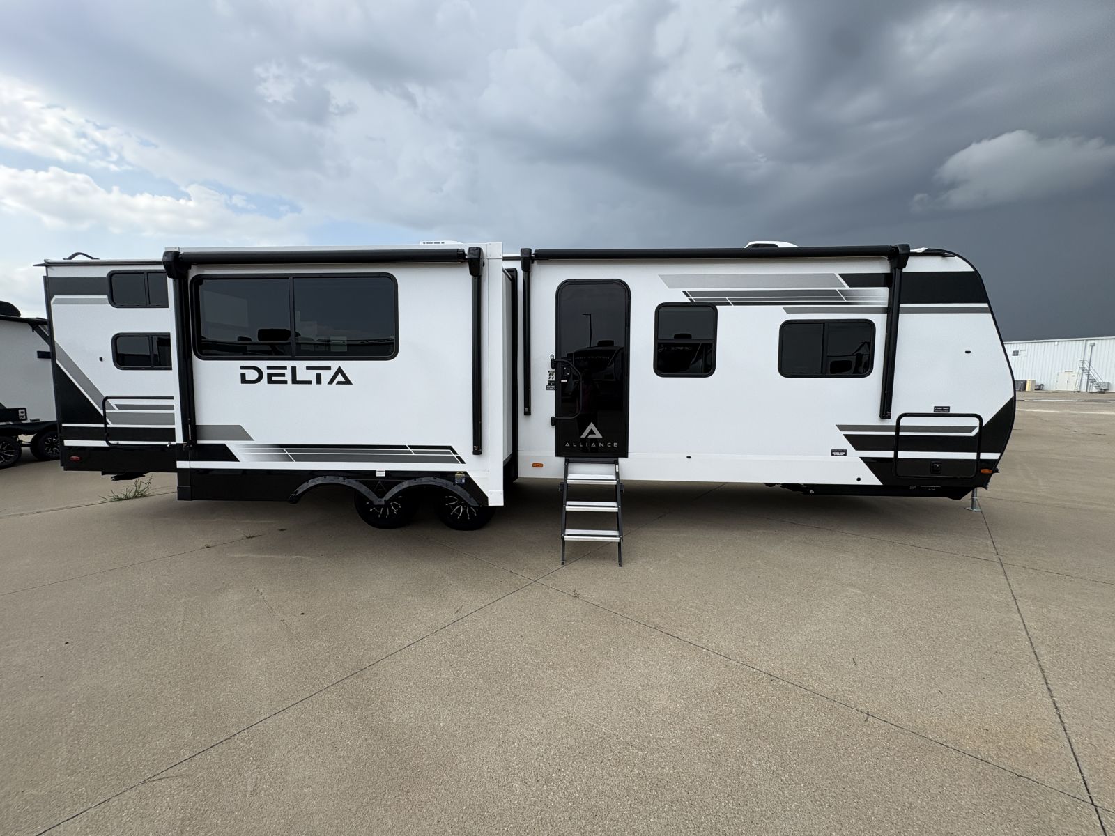 NEW 2026 Alliance DELTA 321BH - Four Seasons RV