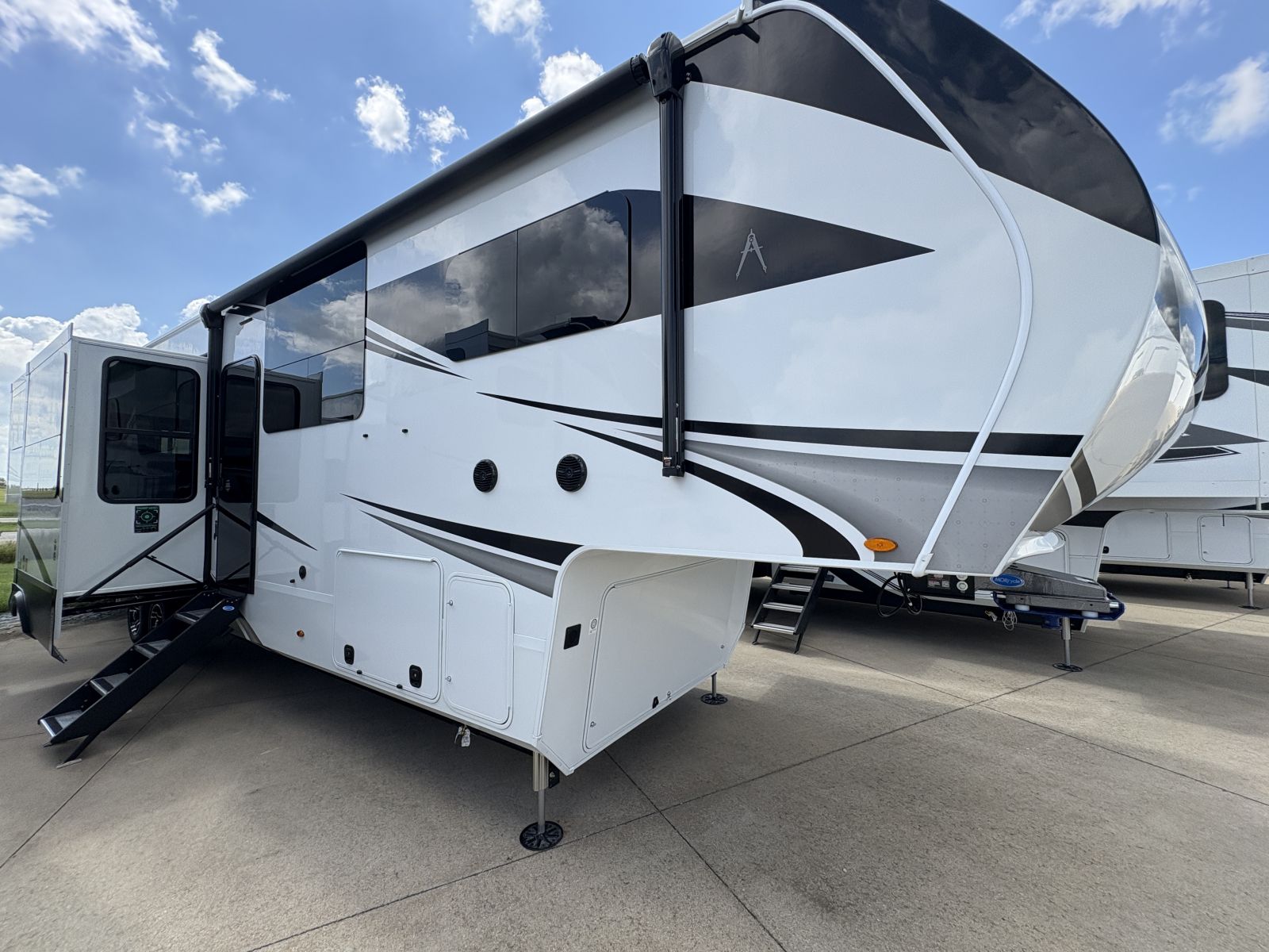 NEW 2026 Grand Design Solitude 376RD - Four Seasons RV