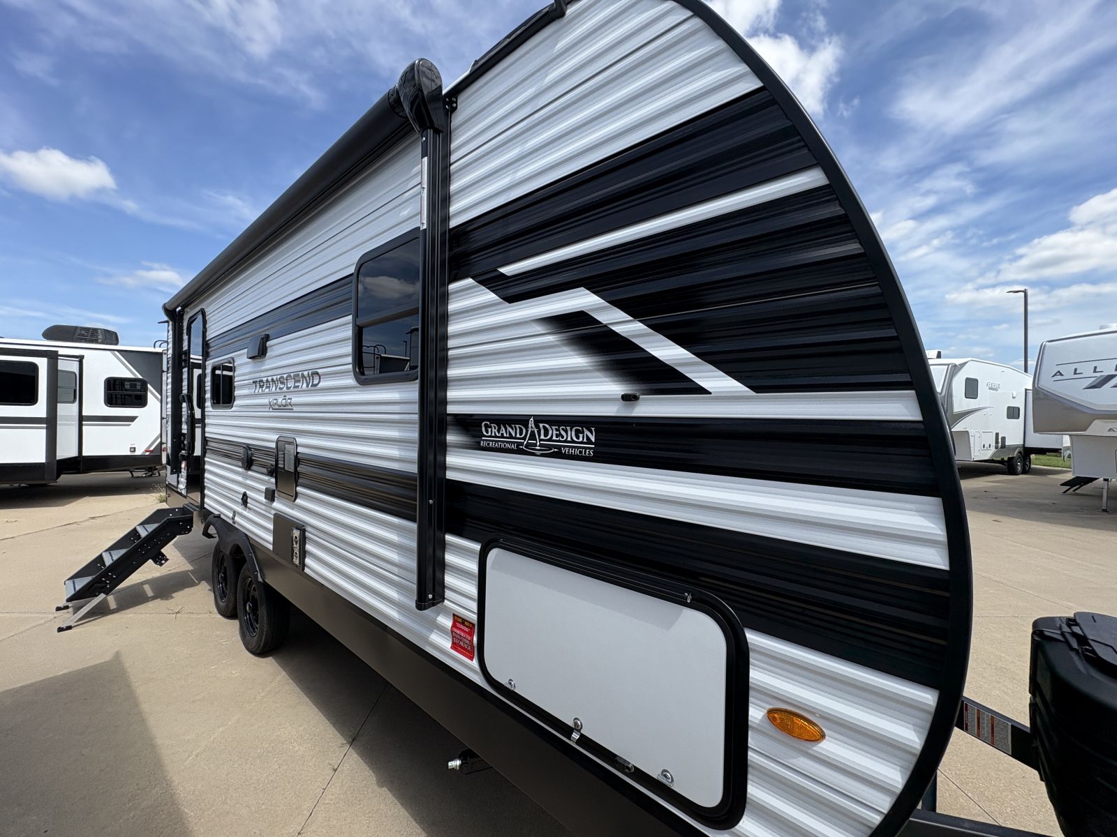 NEW 2026 Grand Design Transcend XPLOR 22RBX - Four Seasons RV