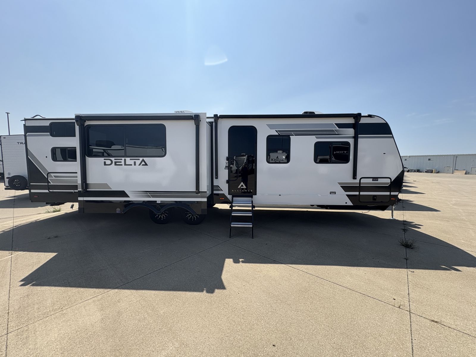 NEW 2026 Alliance DELTA 321BH - Four Seasons RV