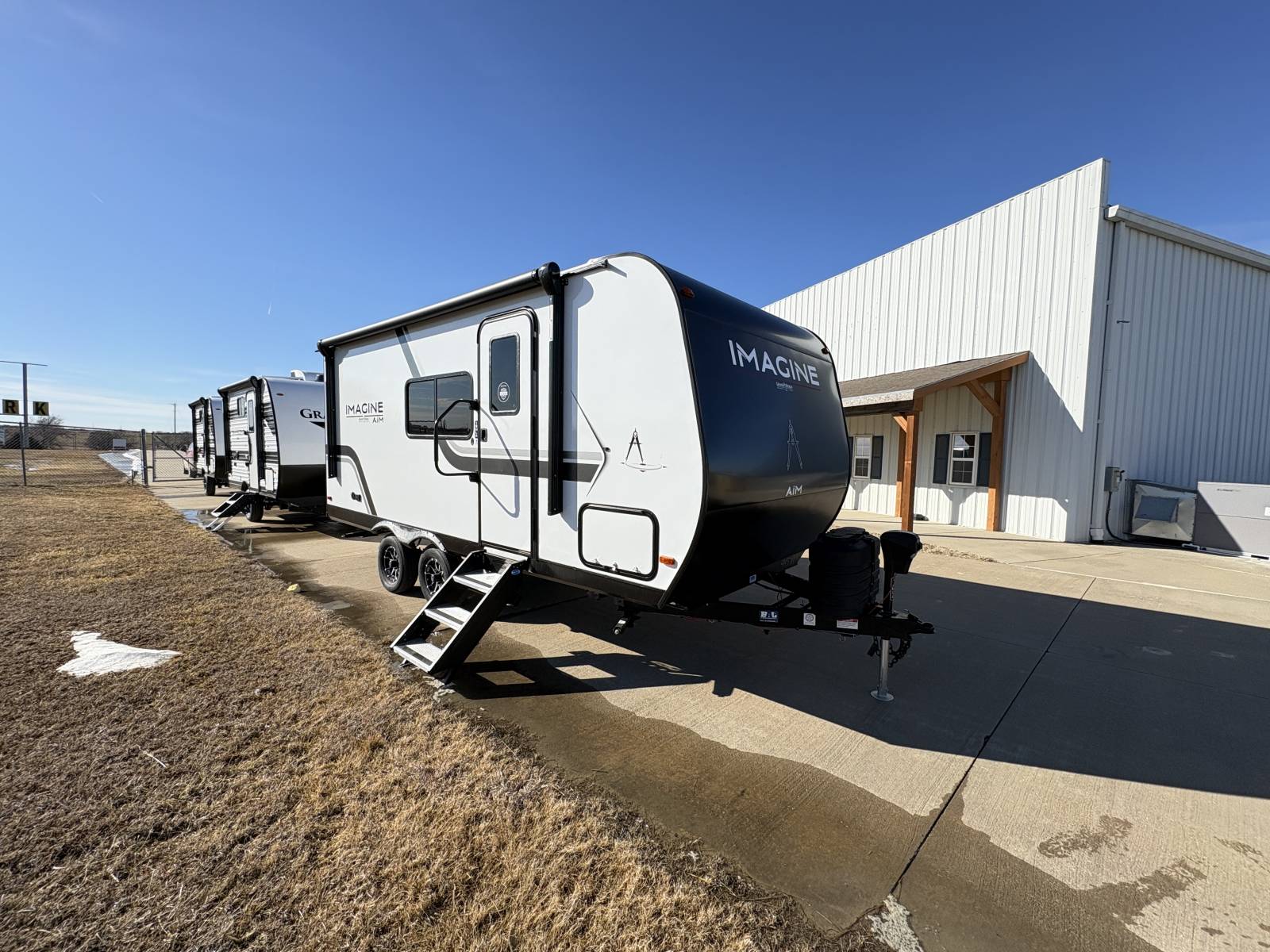 NEW 2026 Grand Design IMAGINE AIM 19MLA - Four Seasons RV