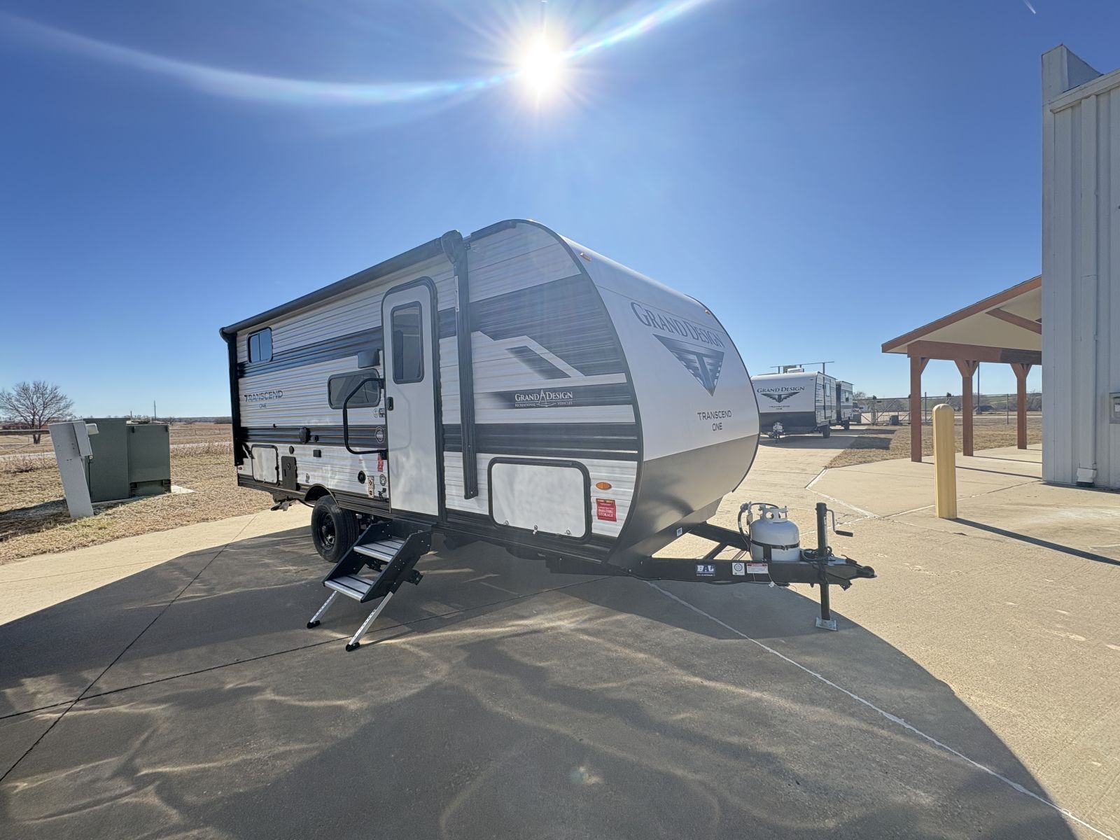 NEW 2026 Grand Design TRANSCEND ONE 161DB - Four Seasons RV