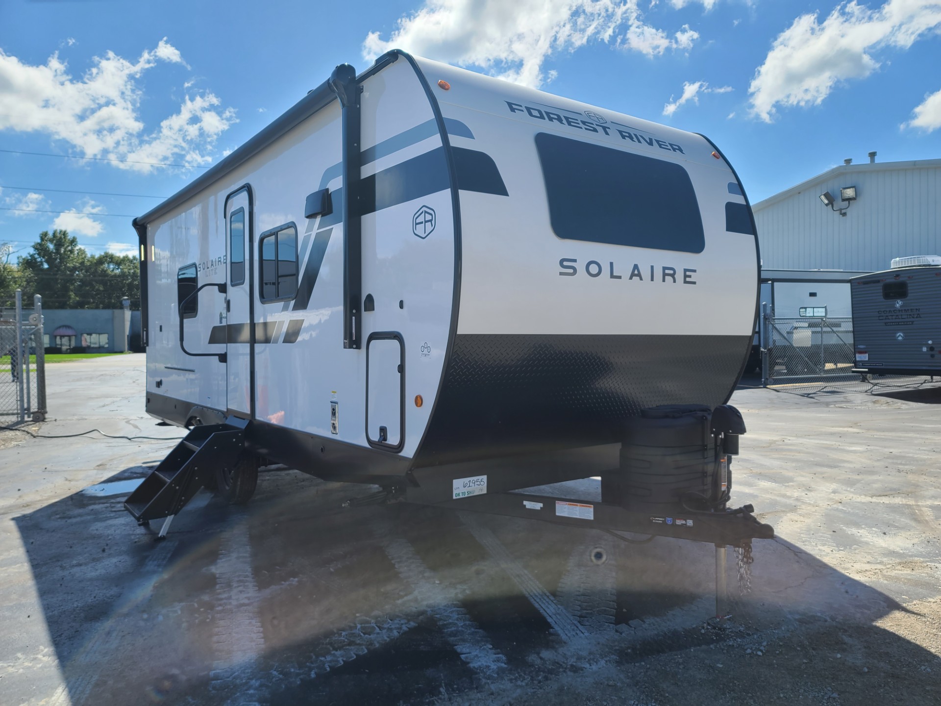 NEW 2027 Palomino Palomino Solaire 239FKBS - All American Coach