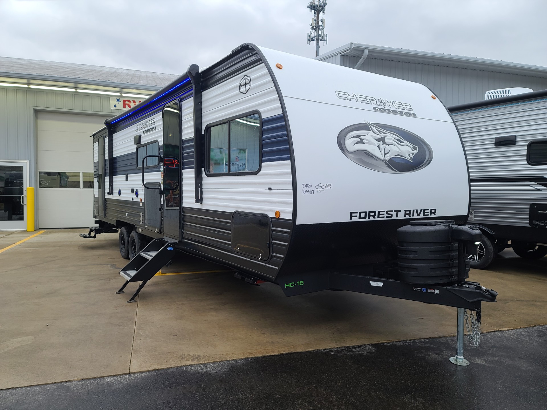 NEW 2026 Forest River Cherokee Grey Wolf 26DBH - All American Coach