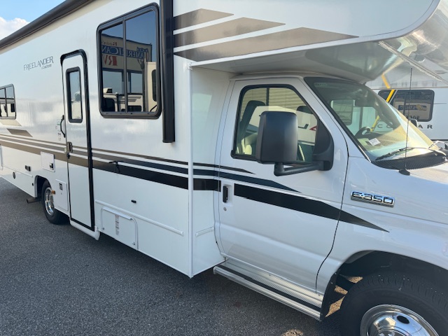CONSIGNMENT 2022 Coachmen FREELANDER 27QB