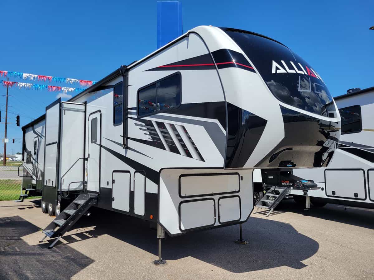 alliance valor travel trailer