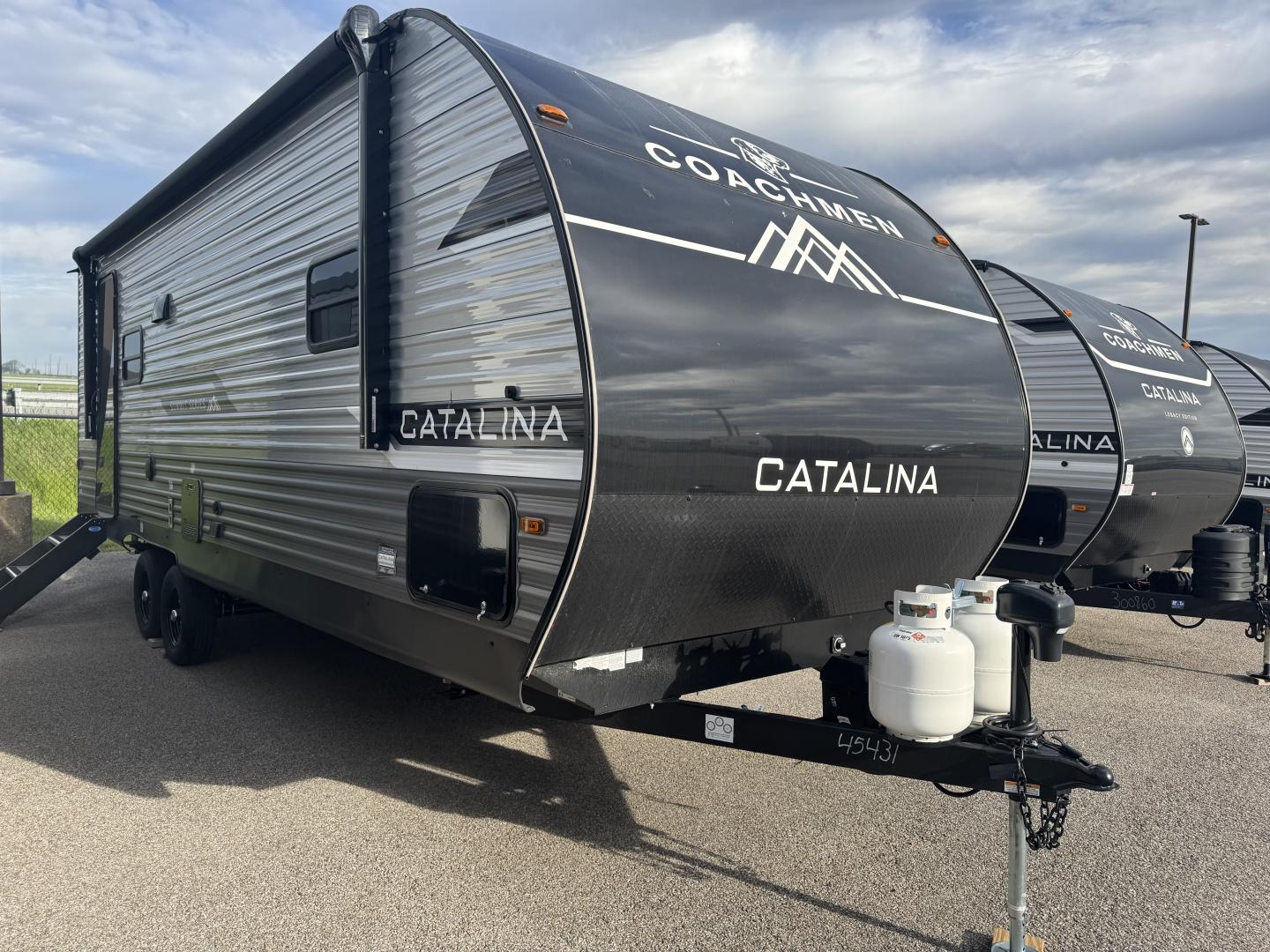 NEW 2025 Coachmen CATALINA SUMMIT 231MKS