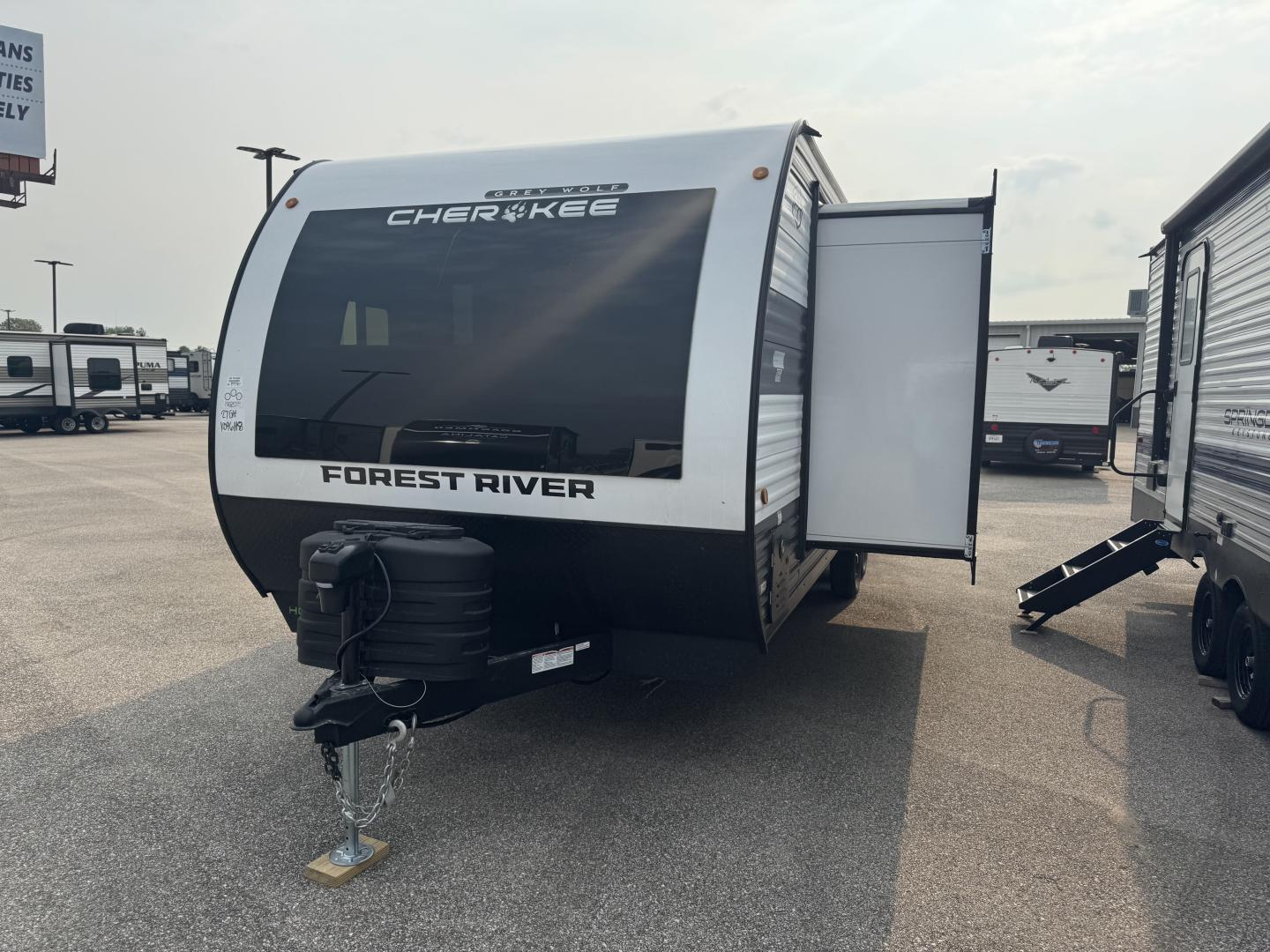 NEW 2026 Forest River CHEROKEE GREY WOLF 27GH