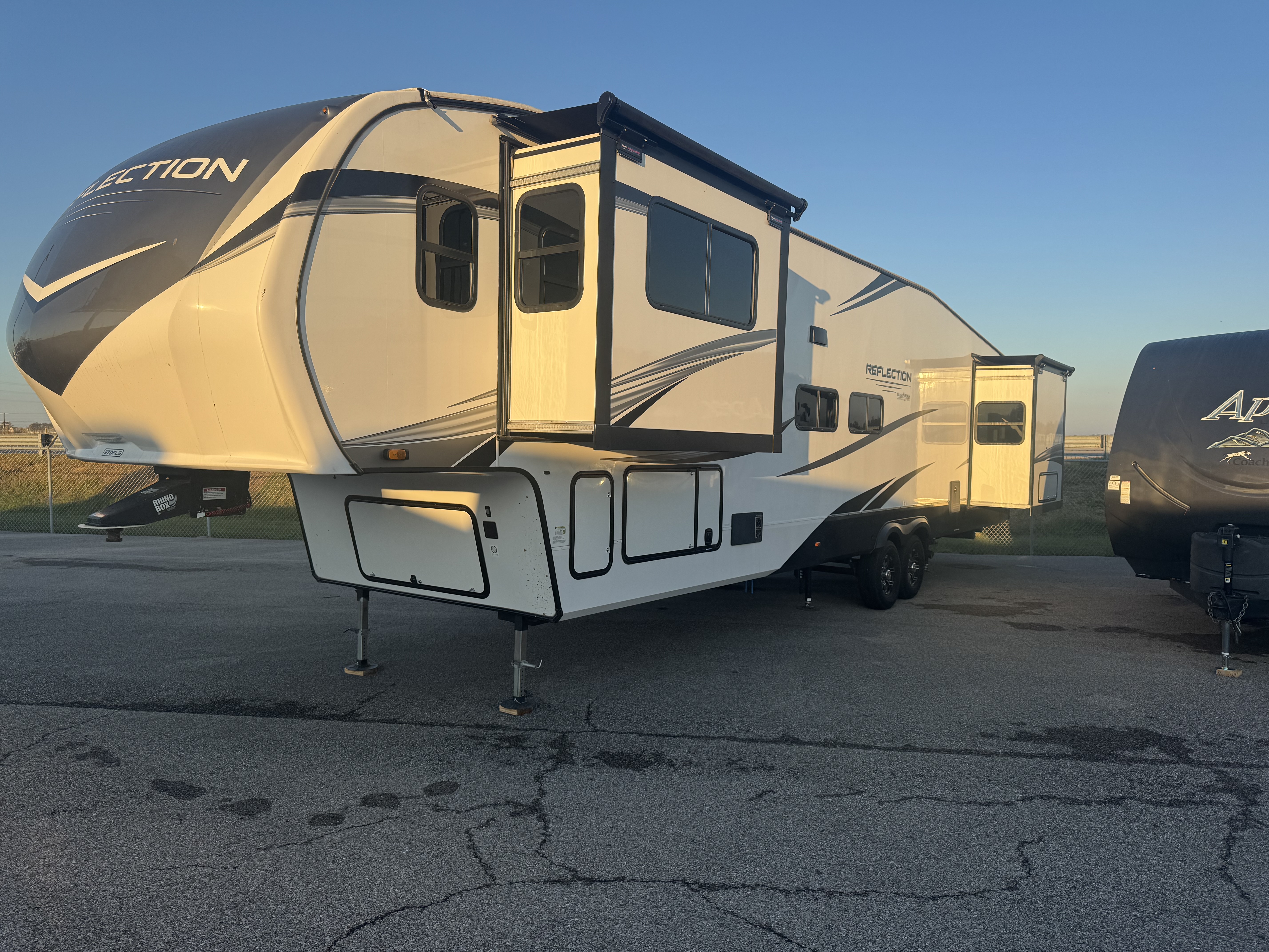 USED 2023 Grand Design REFLECTION 370FLS - American RV