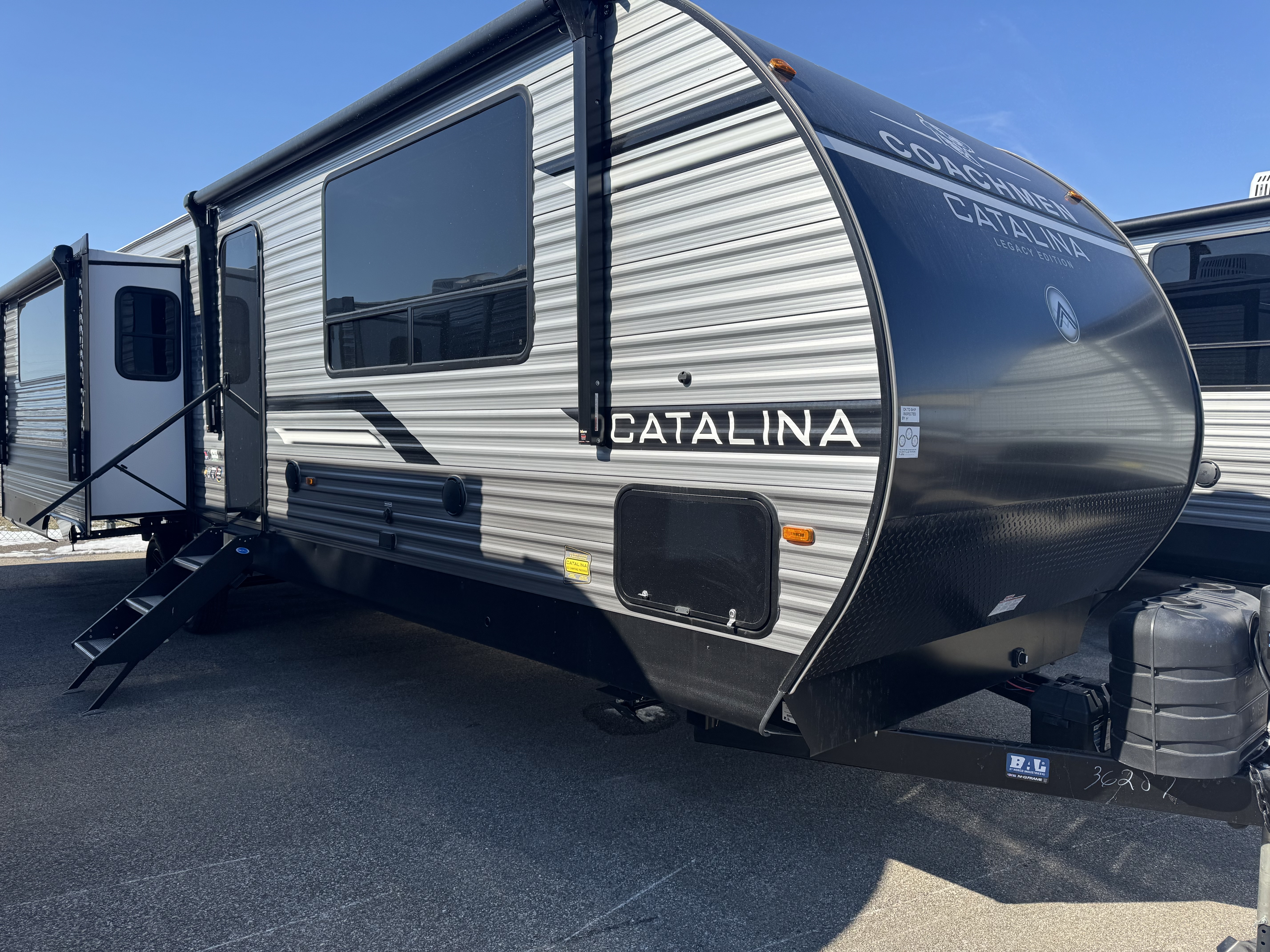 NEW 2026 Coachmen CATALINA 323MAZE