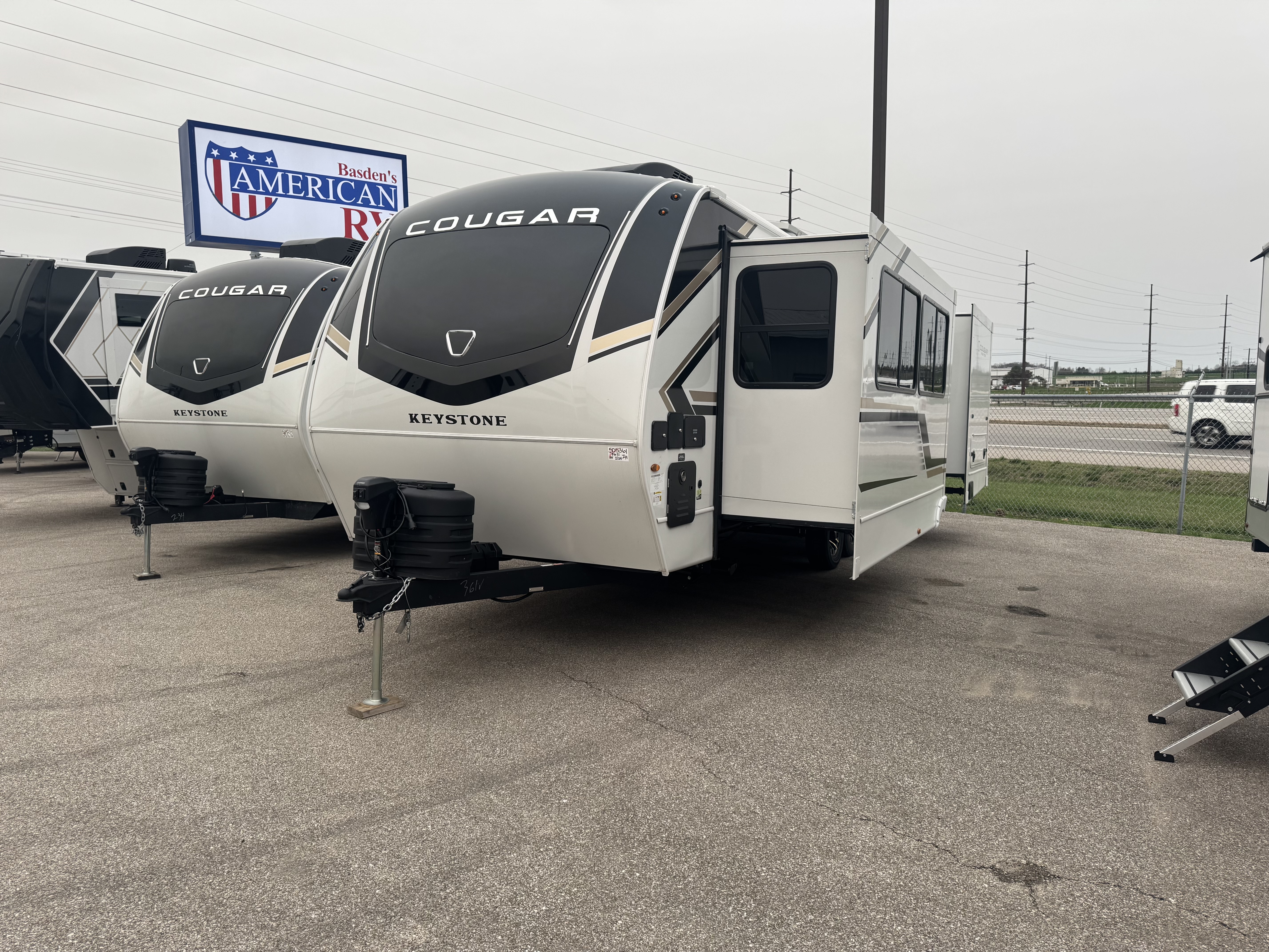 NEW 2026 Keystone COUGAR HALF-TON 25FKD