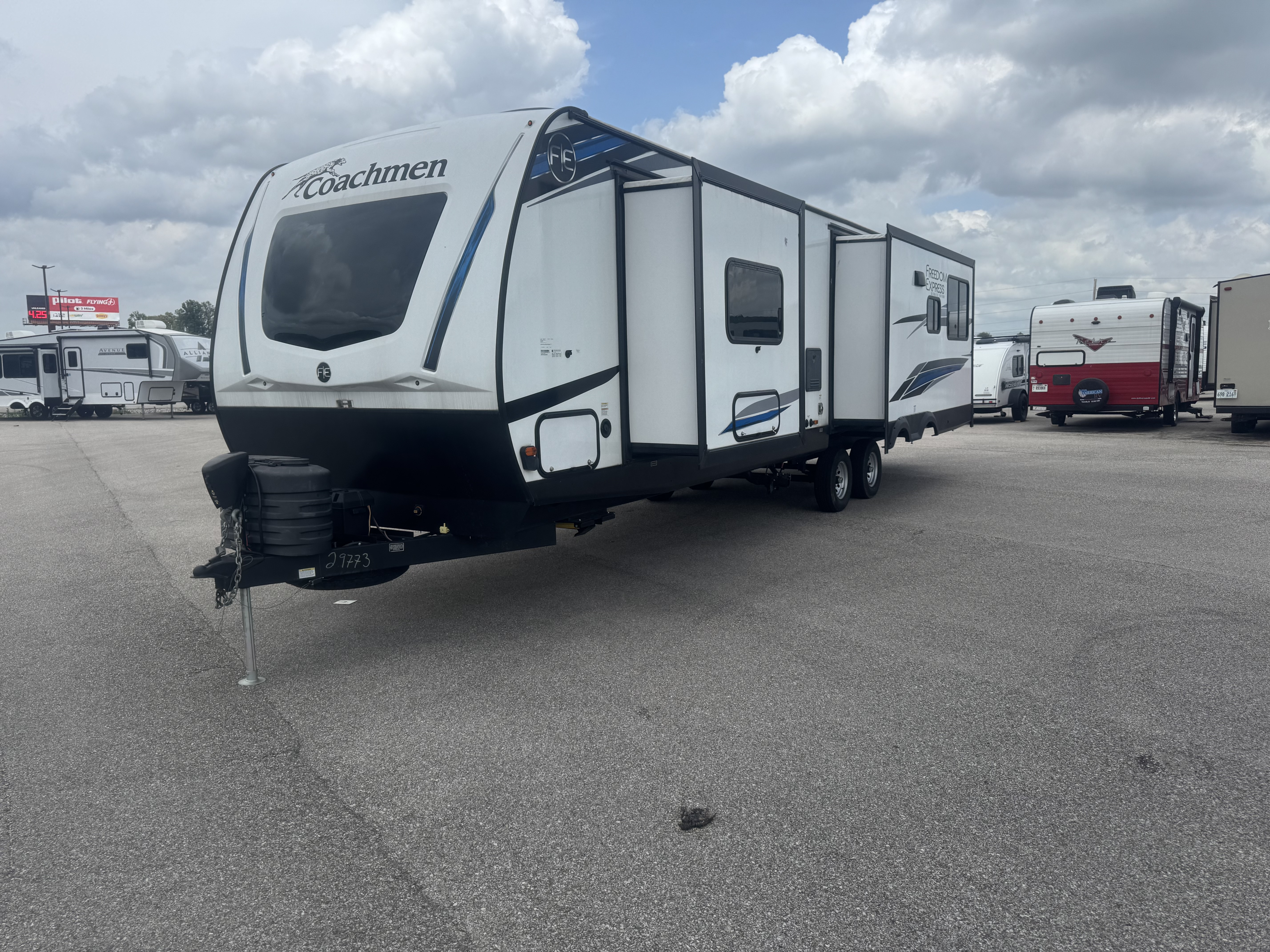 USED 2024 Coachmen FREEDOM EXPRESS 324RLDS - American RV
