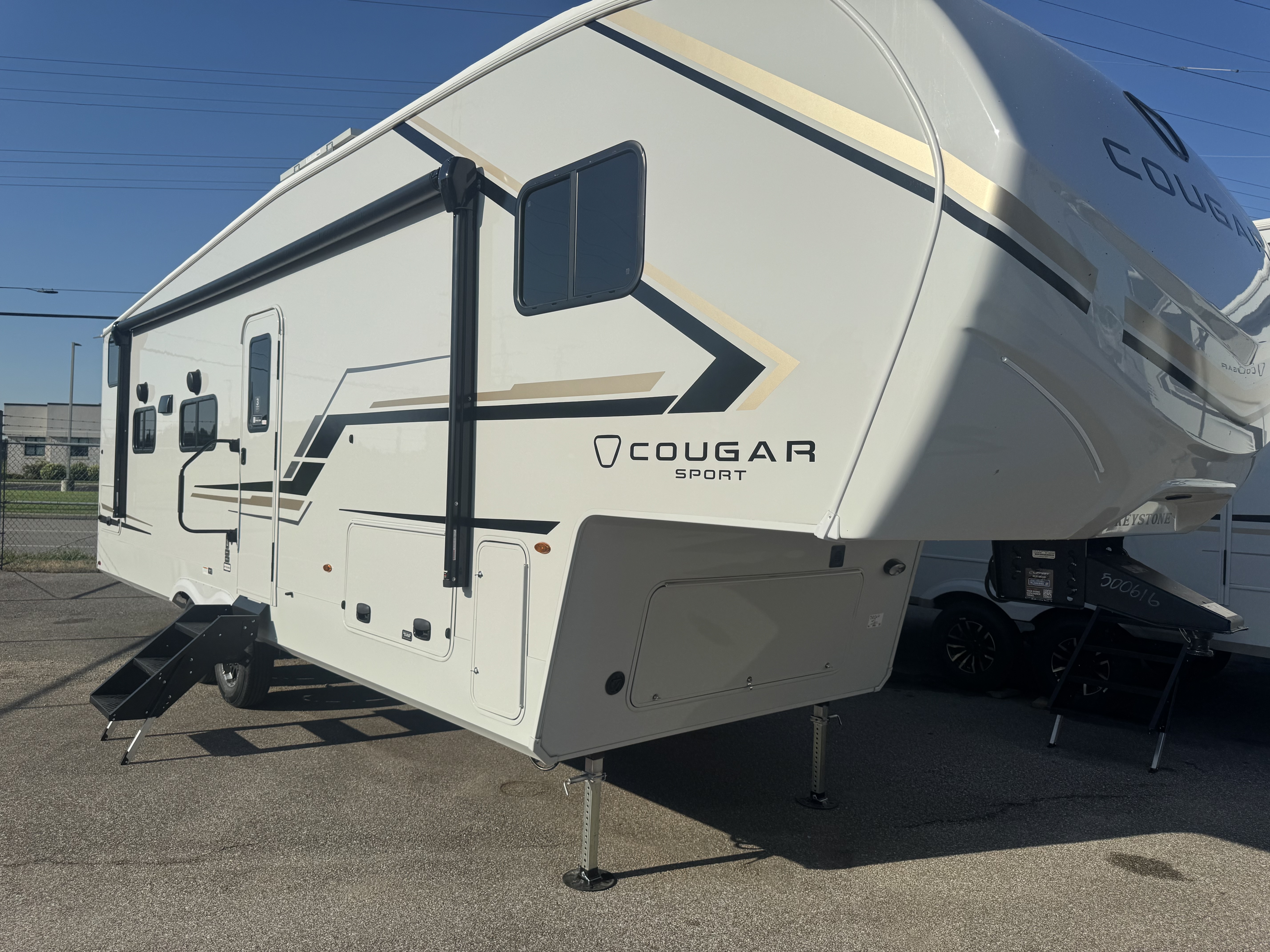 NEW 2027 Keystone COUGAR SPORT 2700BH