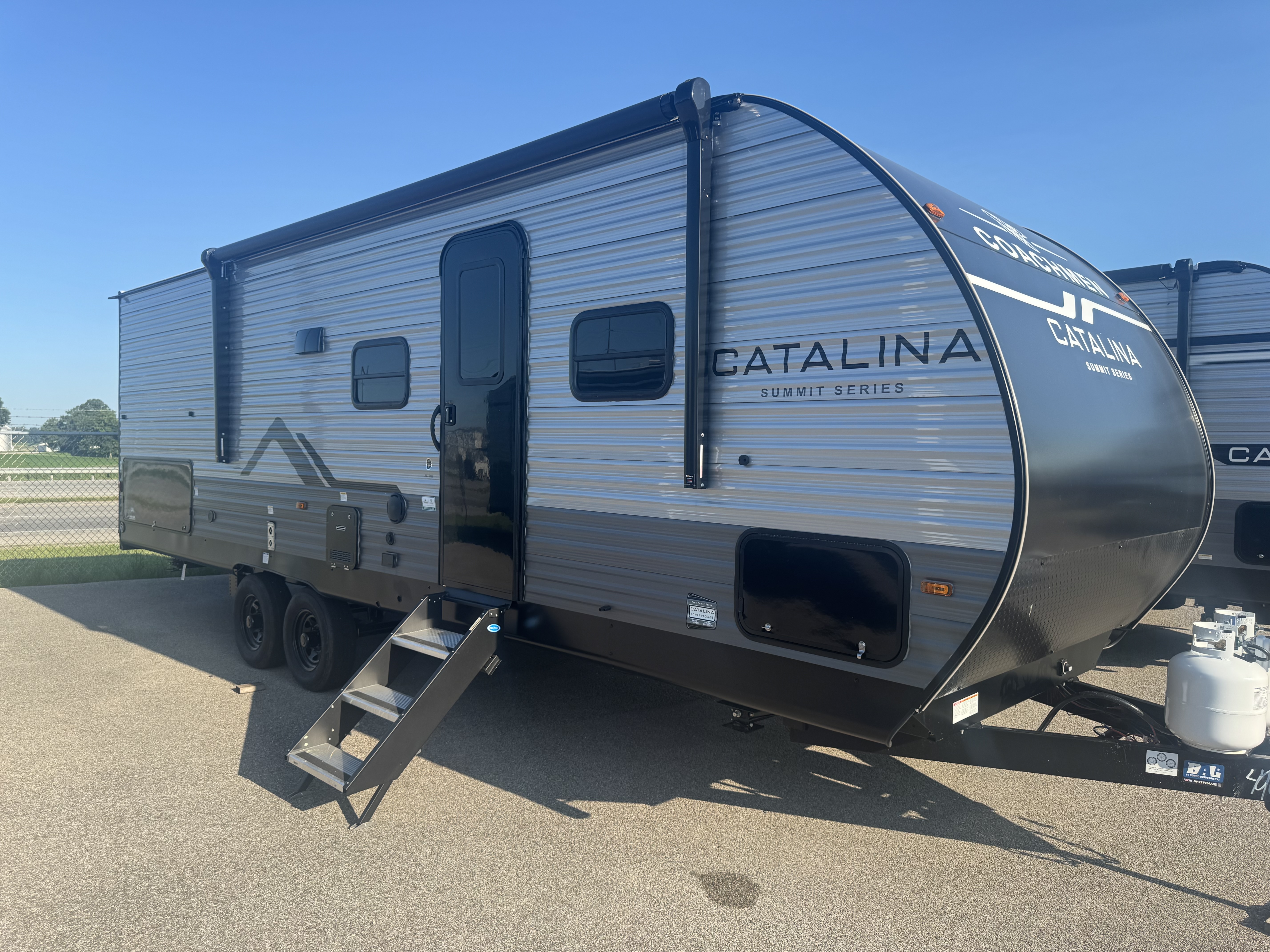 NEW 2027 Coachmen CATALINA SUMMIT 261BHS