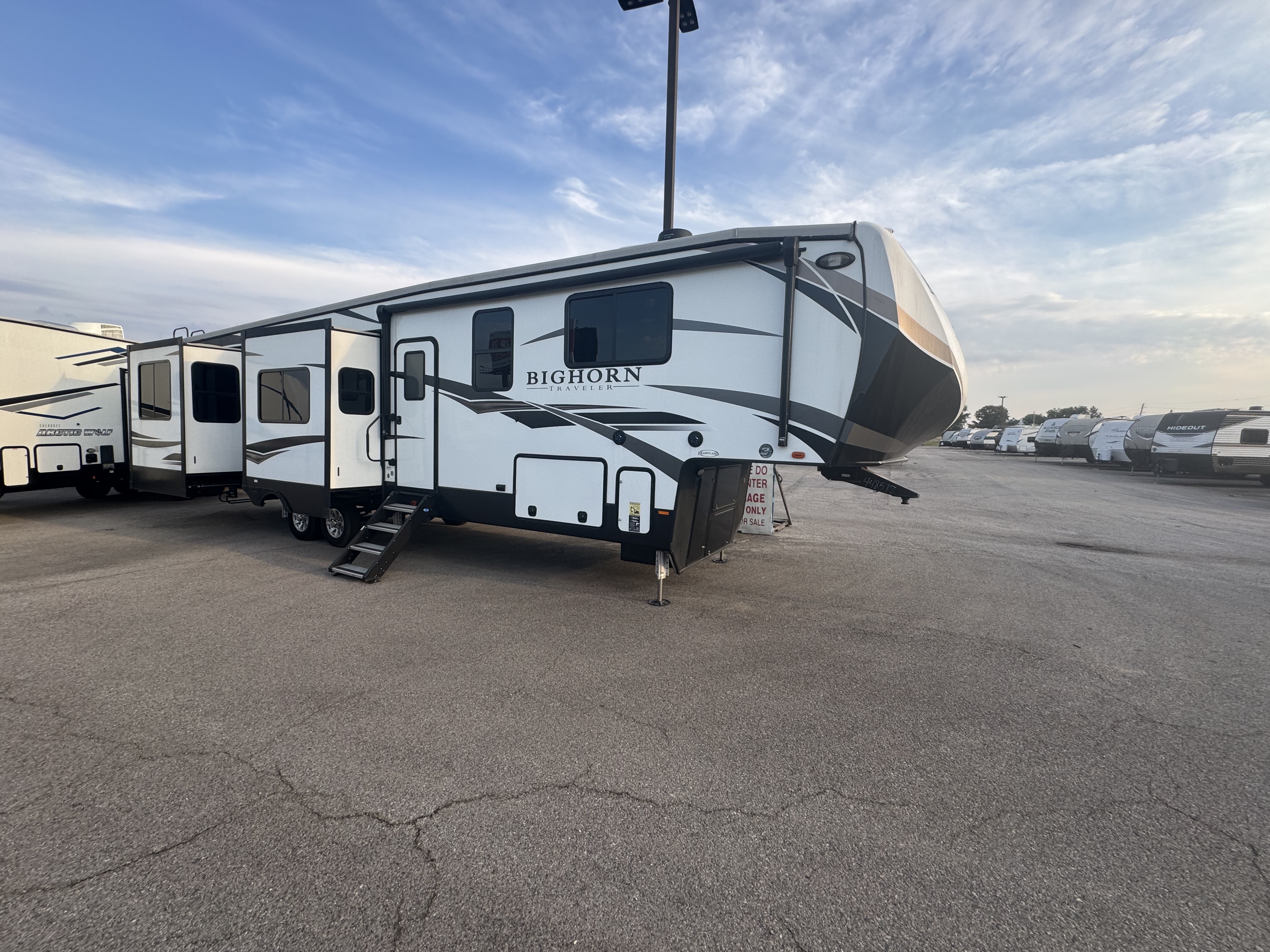USED 2021 Heartland BIG HORN TRAVELER 39RK - American RV