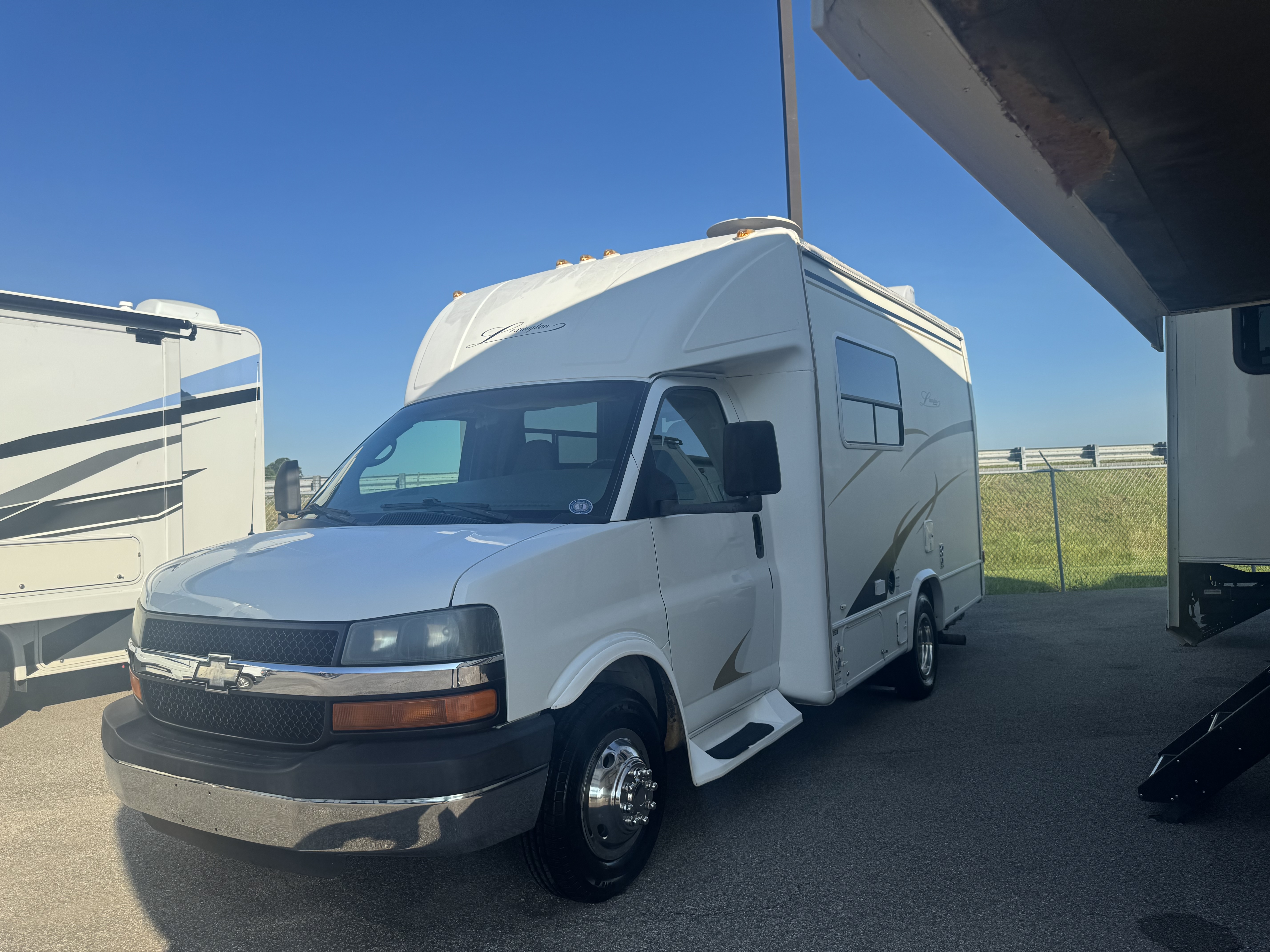 USED 2004 Forest River LEXINGTON 210SD