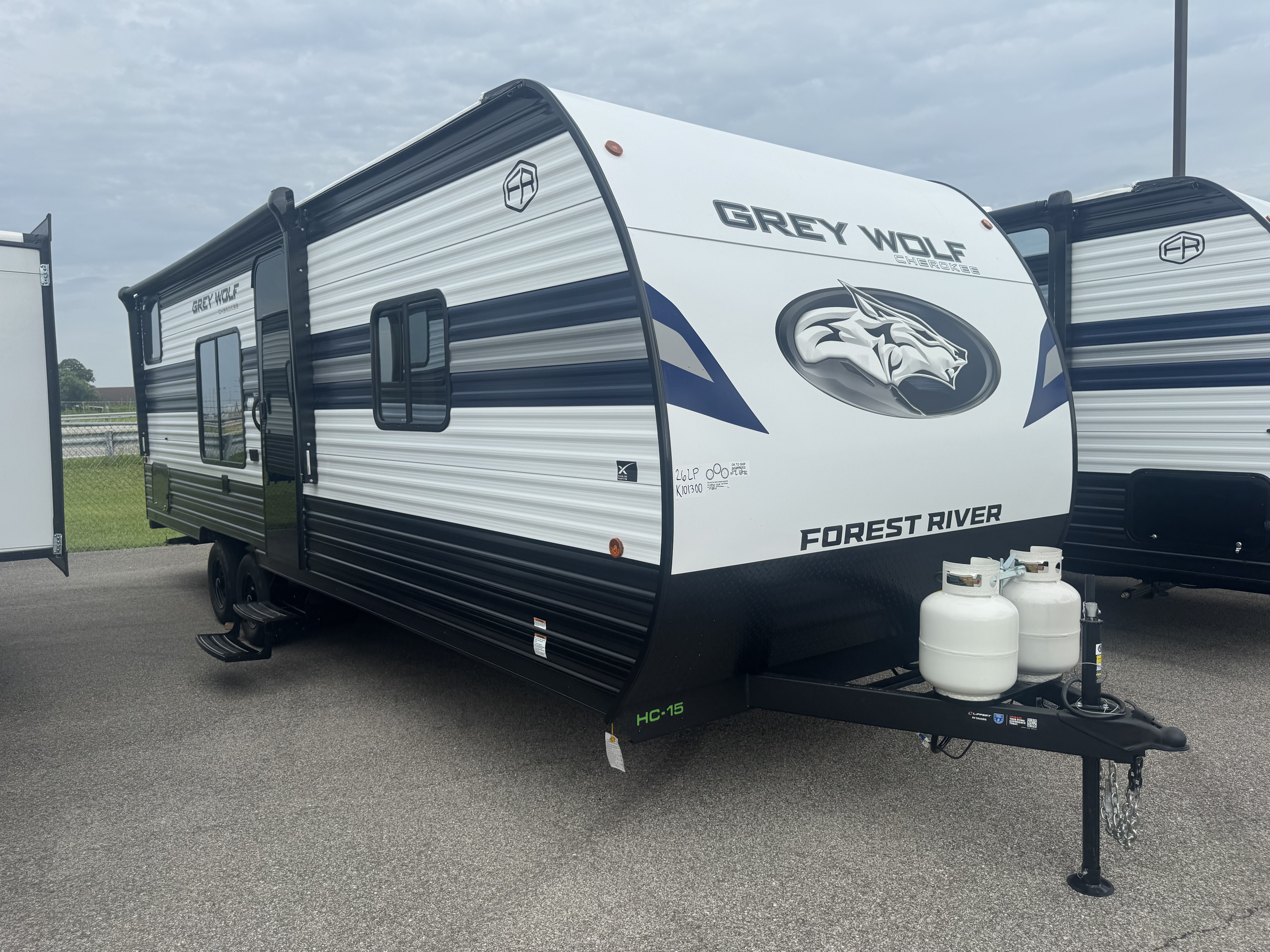 NEW 2027 Forest River CHEROKEE GREY WOLF 26LP - American RV