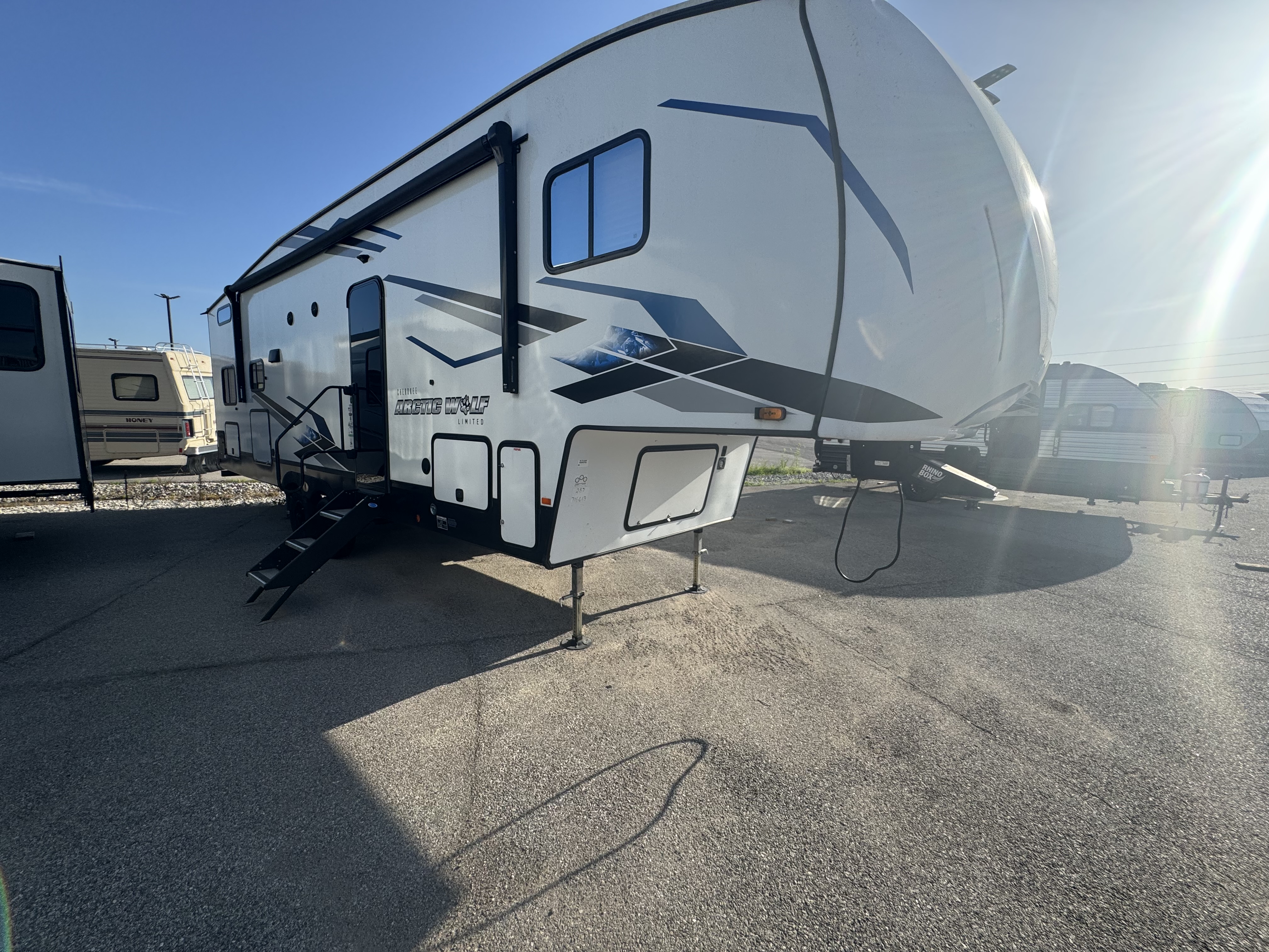 USED 2024 Forest River ARCTIC WOLF 287BH - American RV