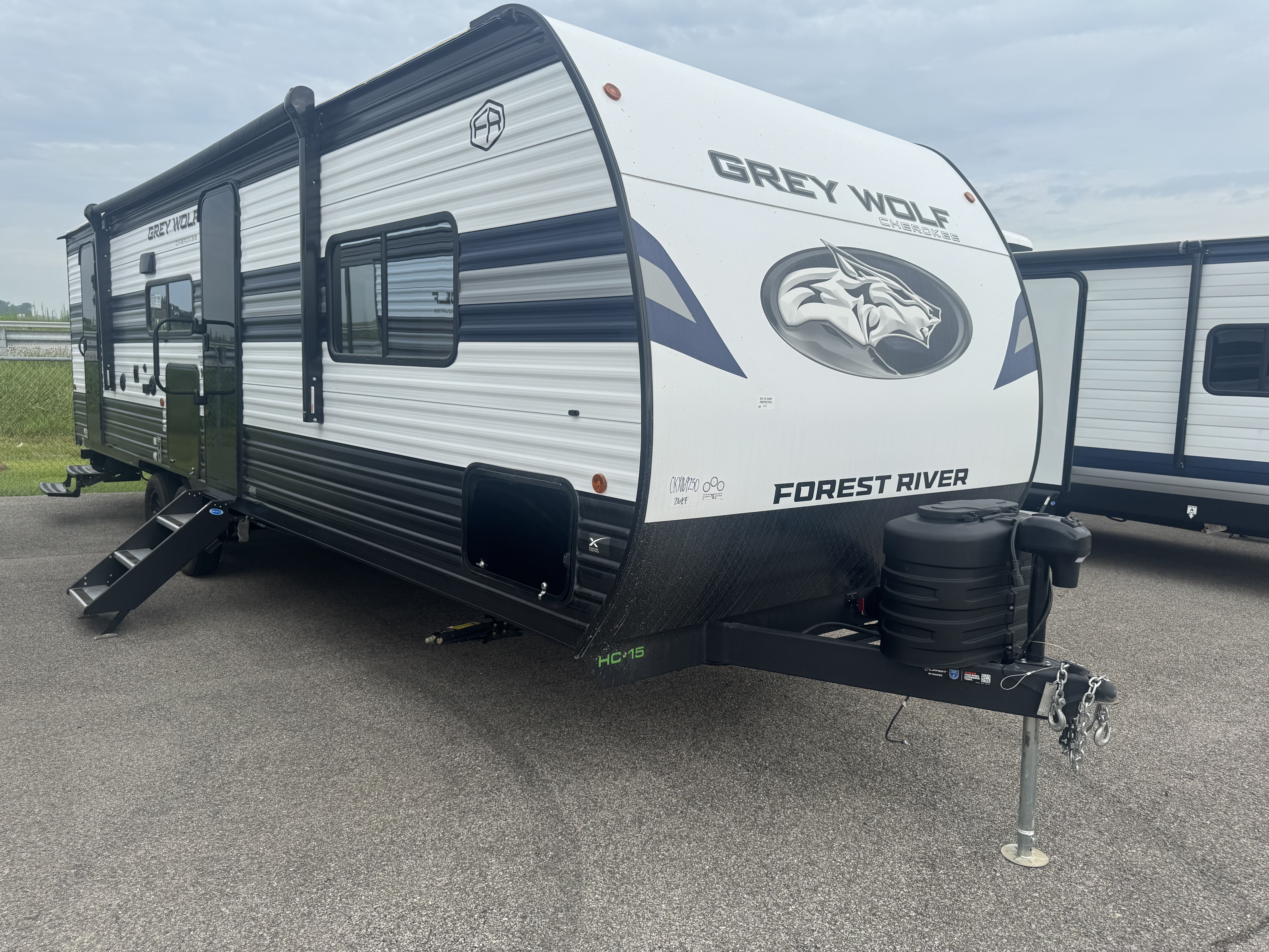 NEW 2027 Forest River CHEROKEE GREY WOLF 26KF - American RV