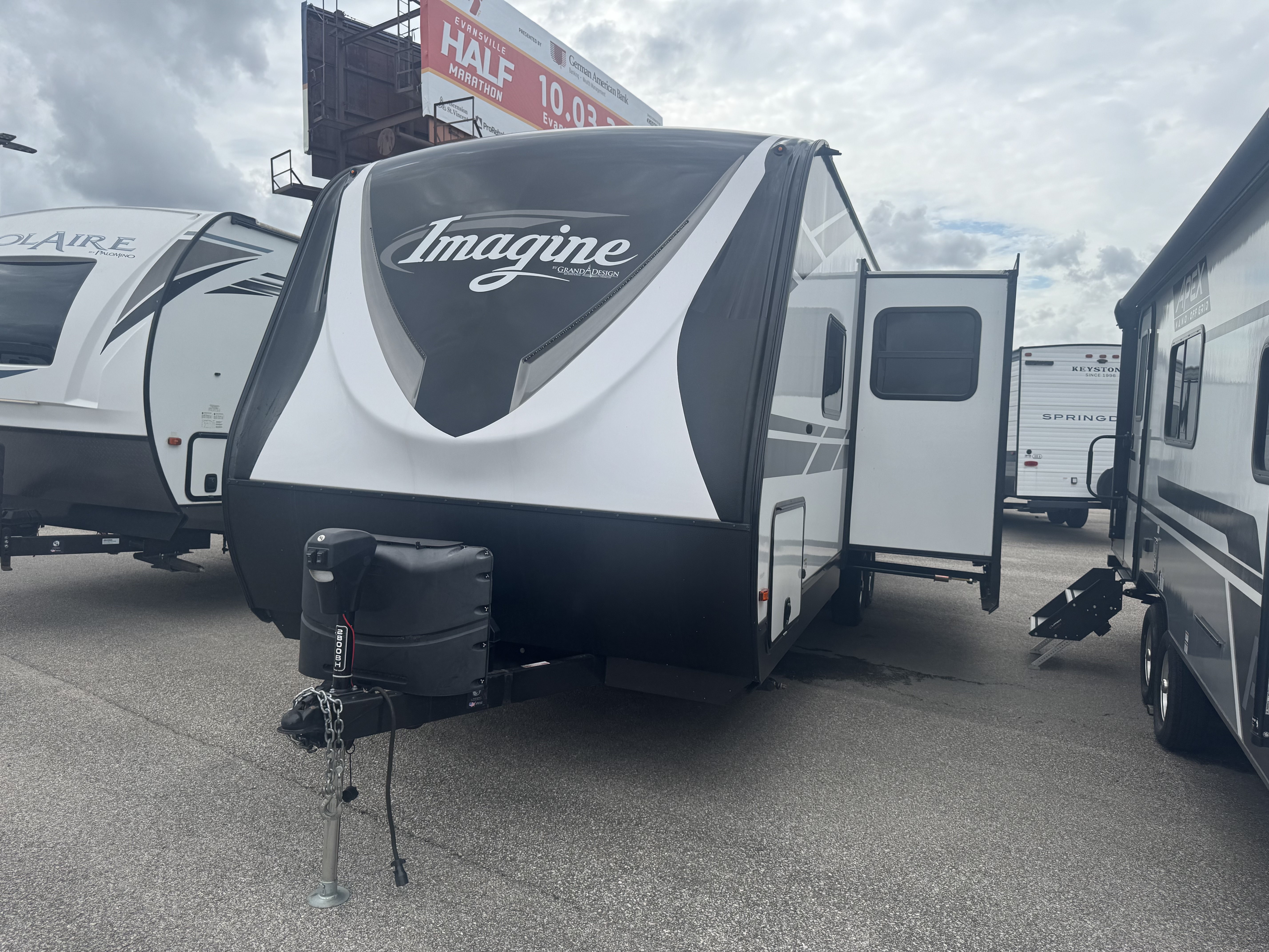 USED 2022 Grand Design IMAGINE 2800BH