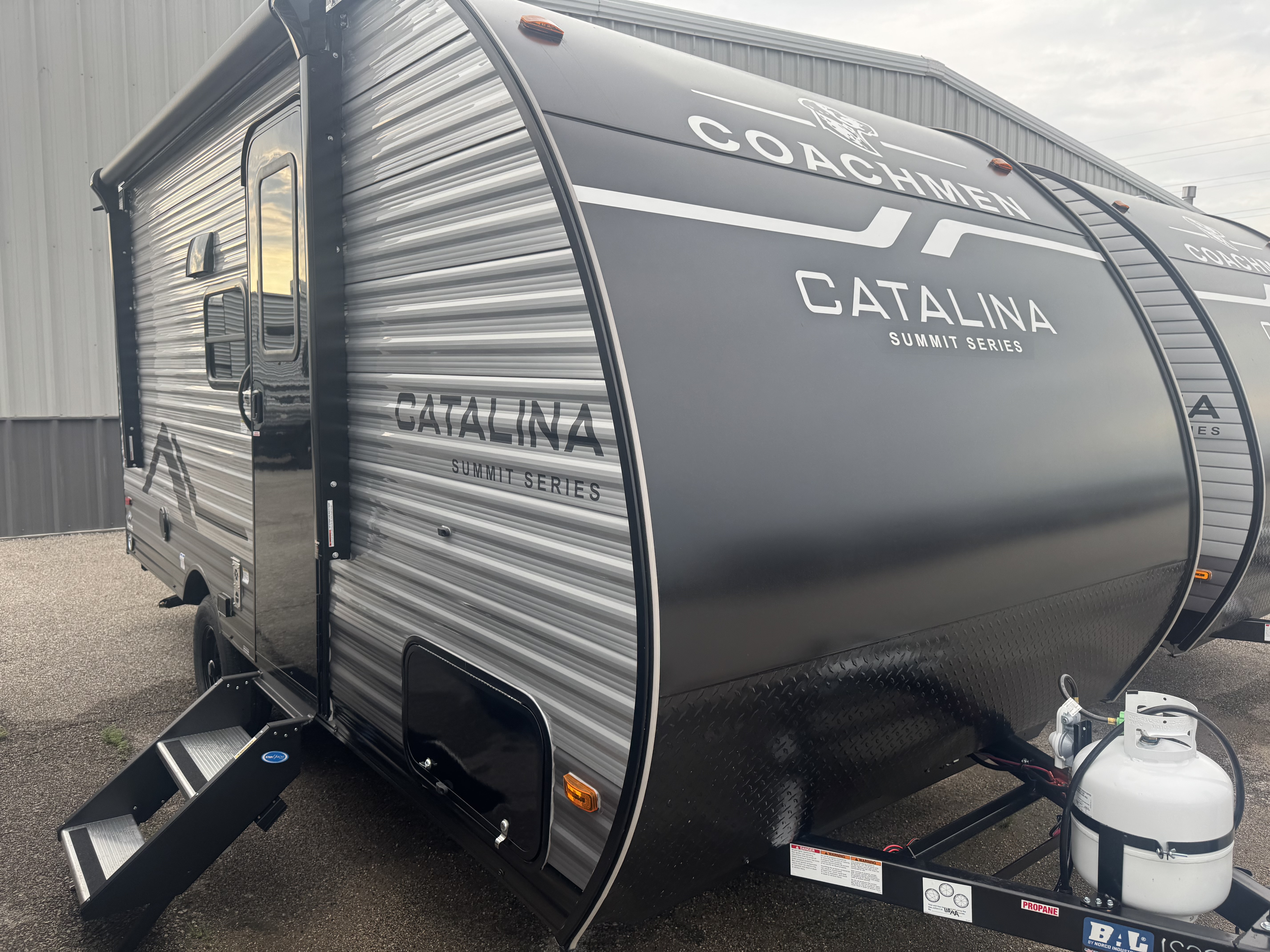 NEW 2027 Coachmen CATALINA SUMMIT 164BHX