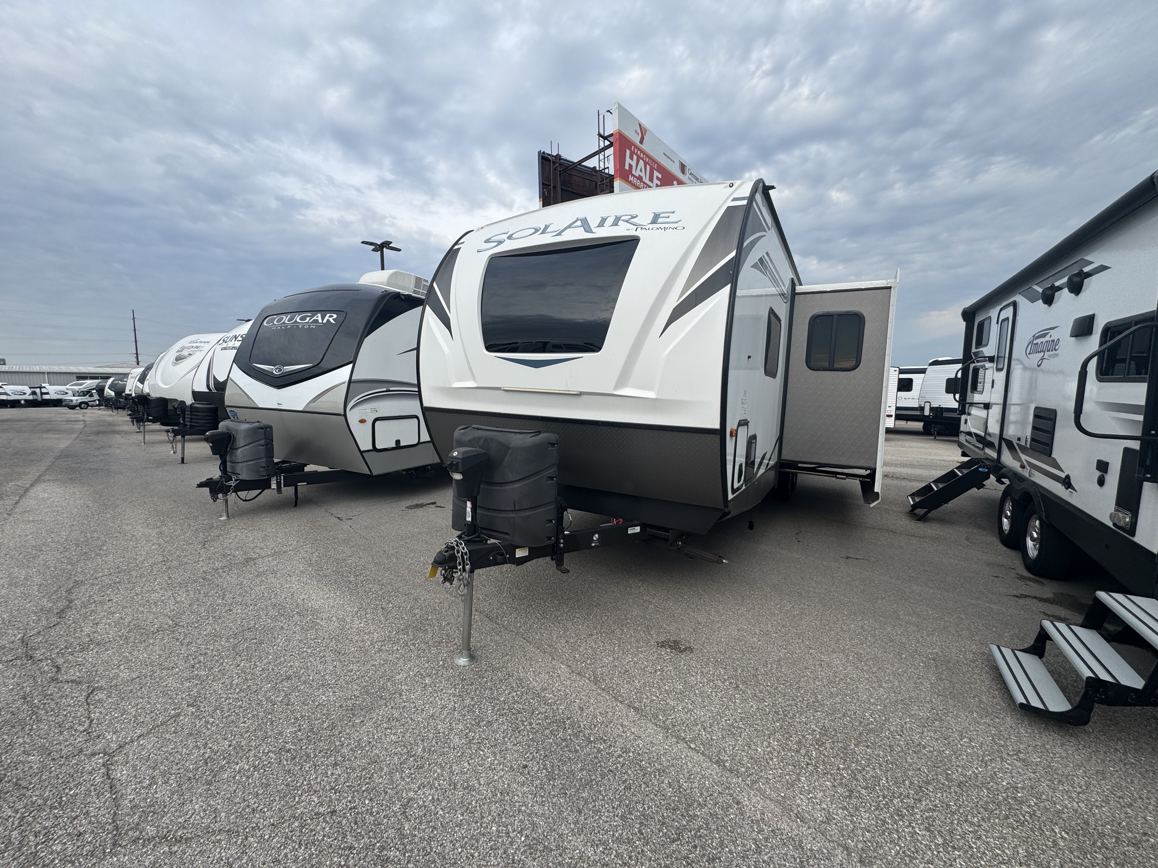 CONSIGNMENT 2022 Forest River SOLAIRE 258RBSS - American RV