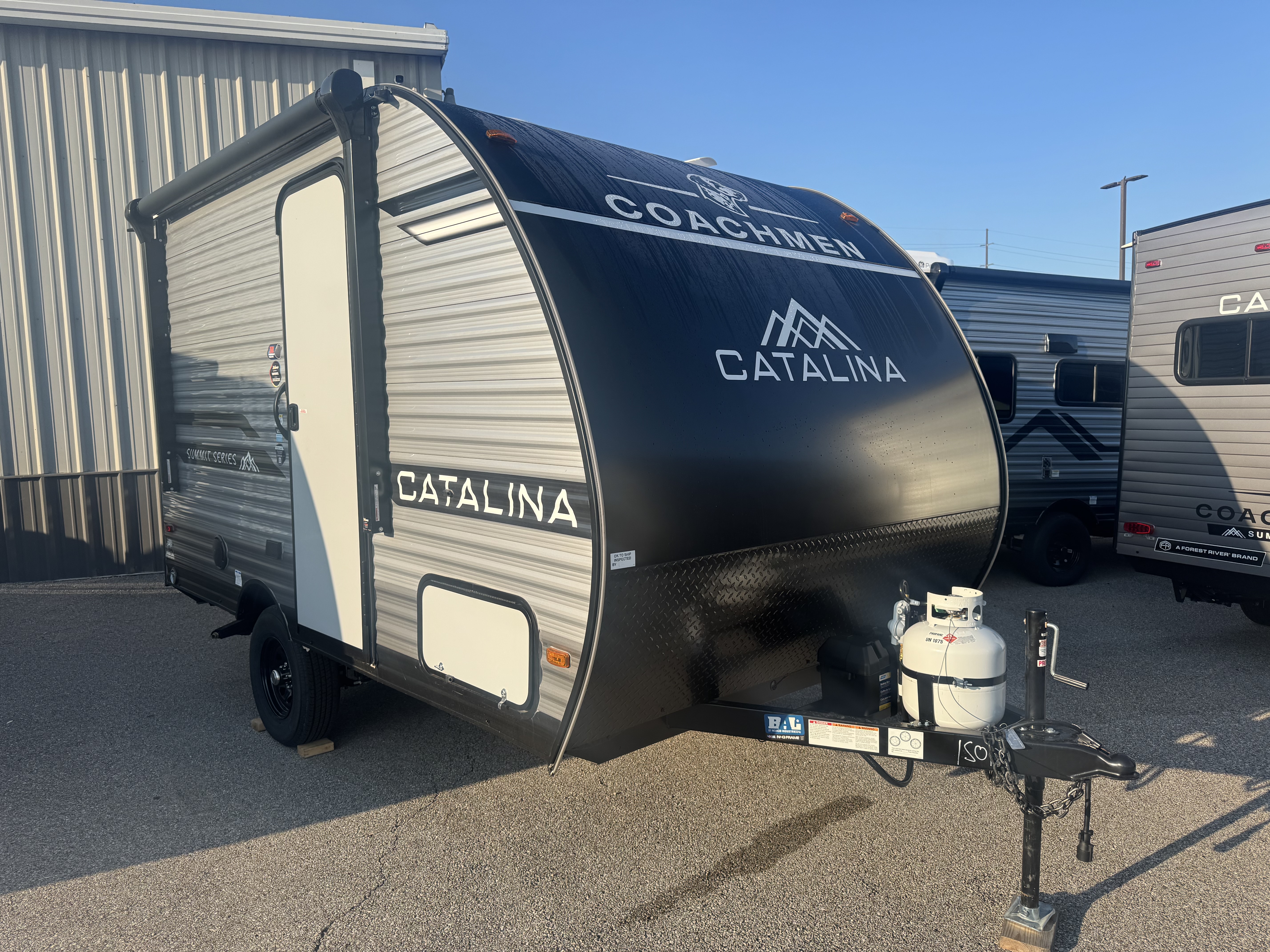 NEW 2027 Coachmen CATALINA SUMMIT 134RKX