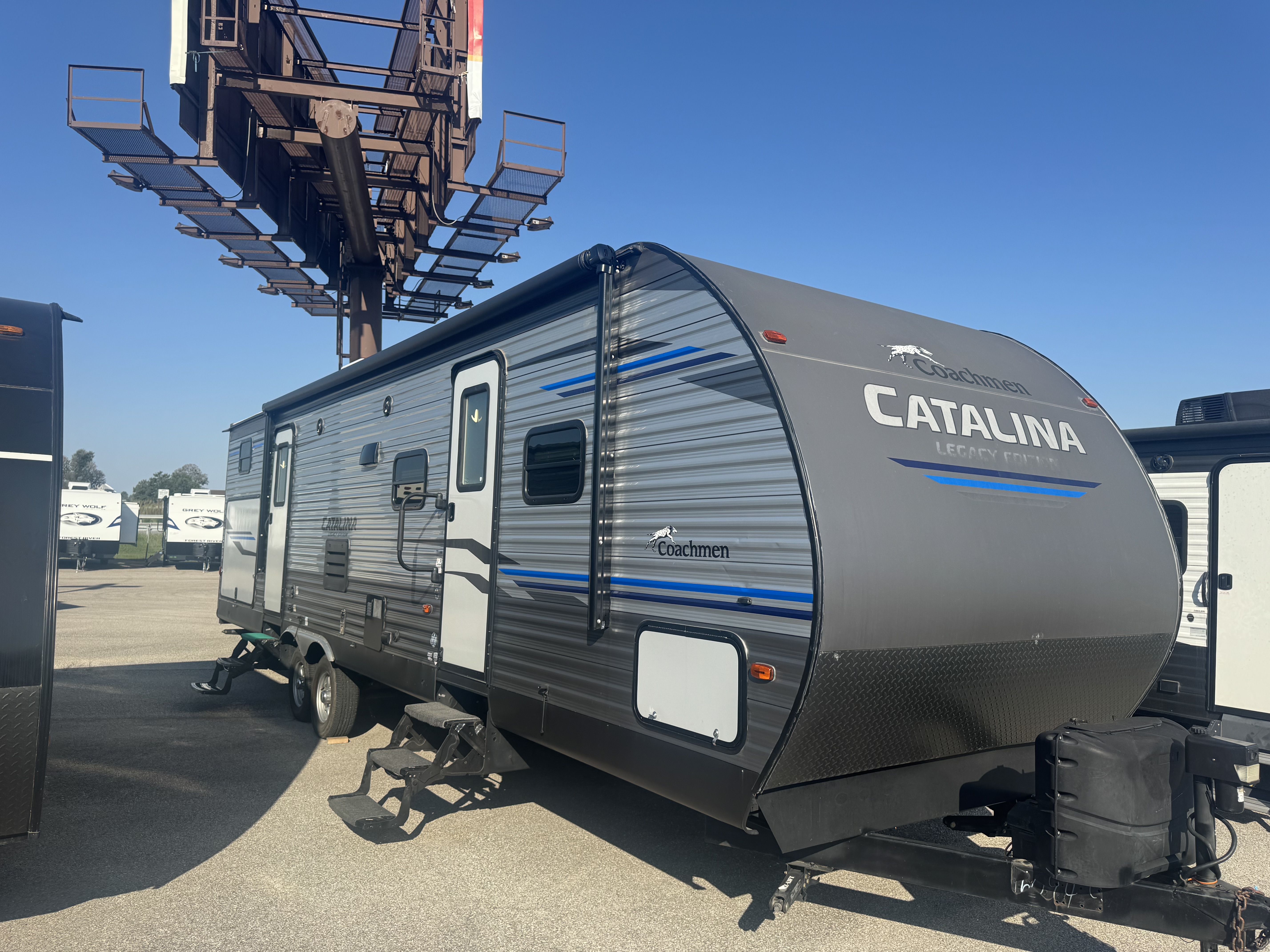 USED 2019 Coachmen CATALINA 323BHDSCKLE - American RV