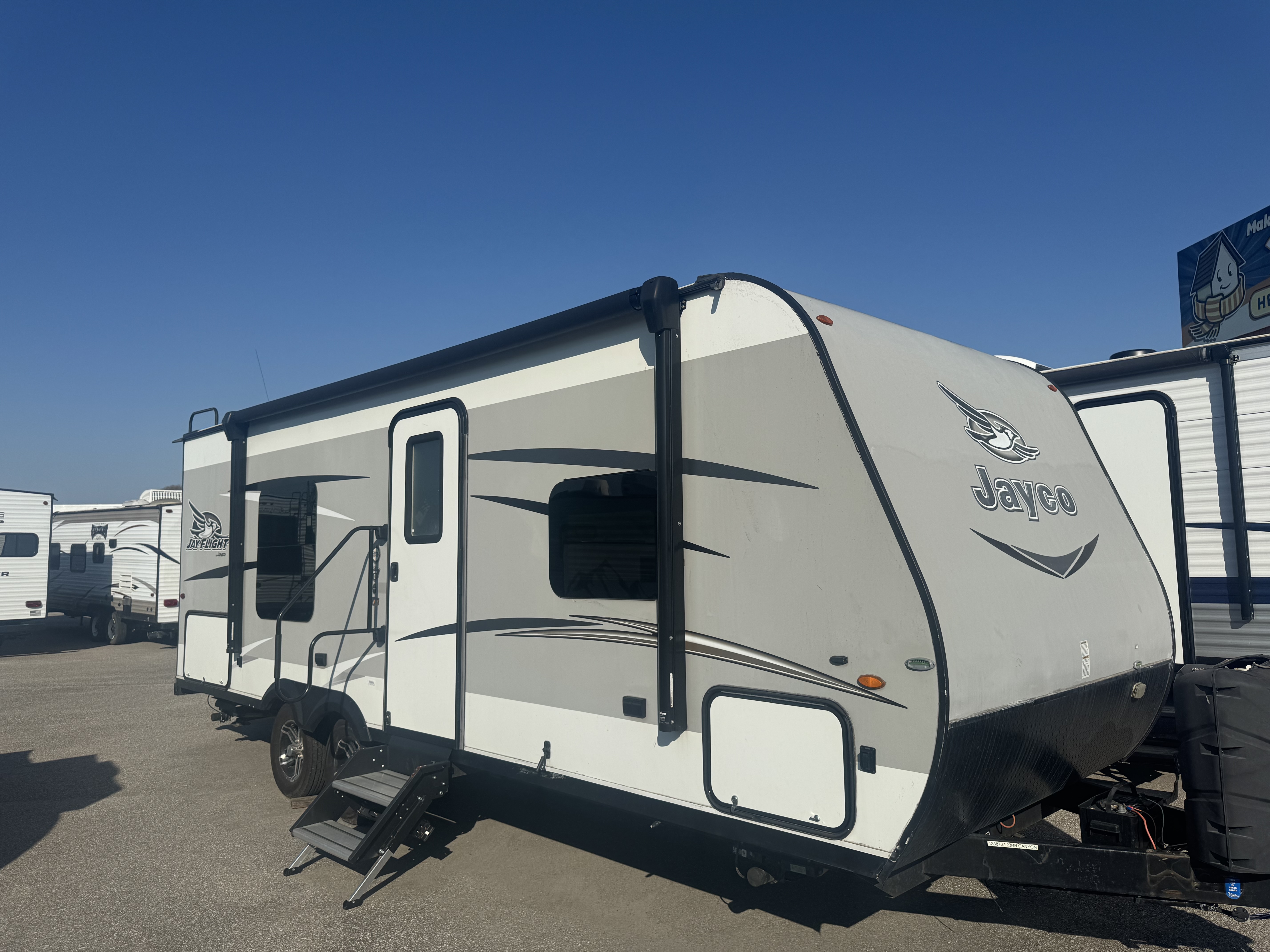 USED 2017 Jayco JAY FLIGHT 23RB