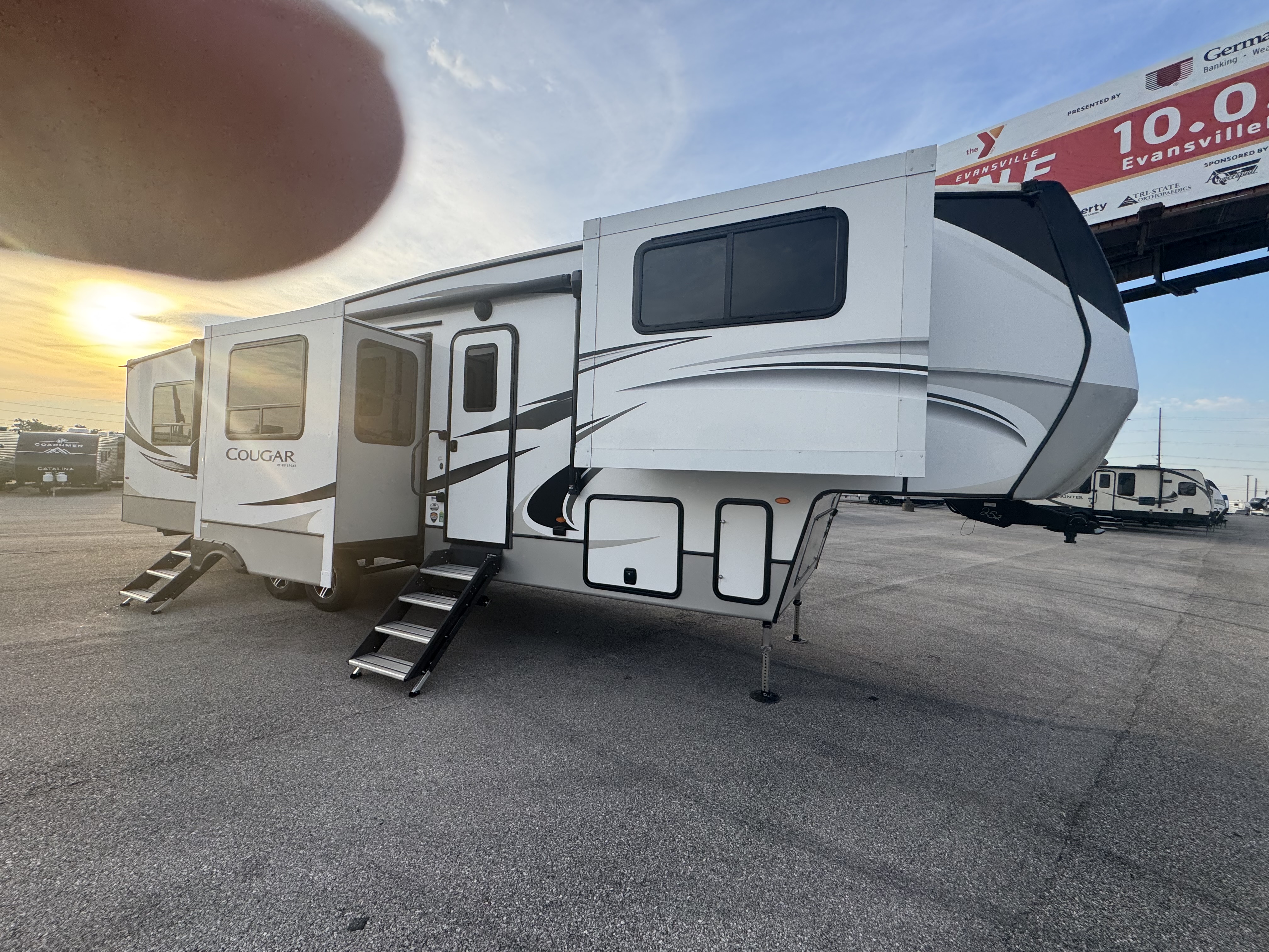 Seller photo: 2022 Keystone Cougar 354fls