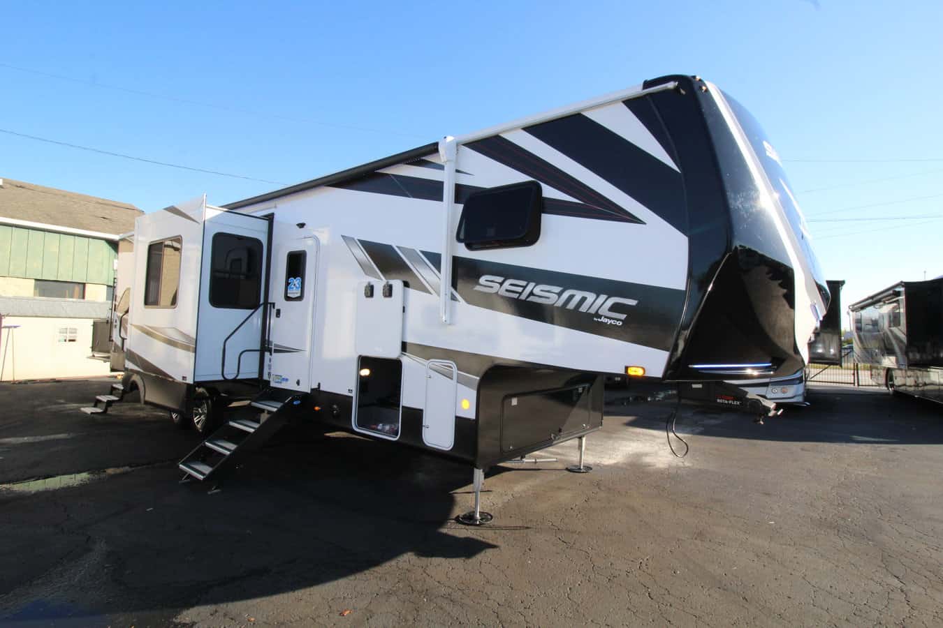 Jayco Seismic For Toy Hauler