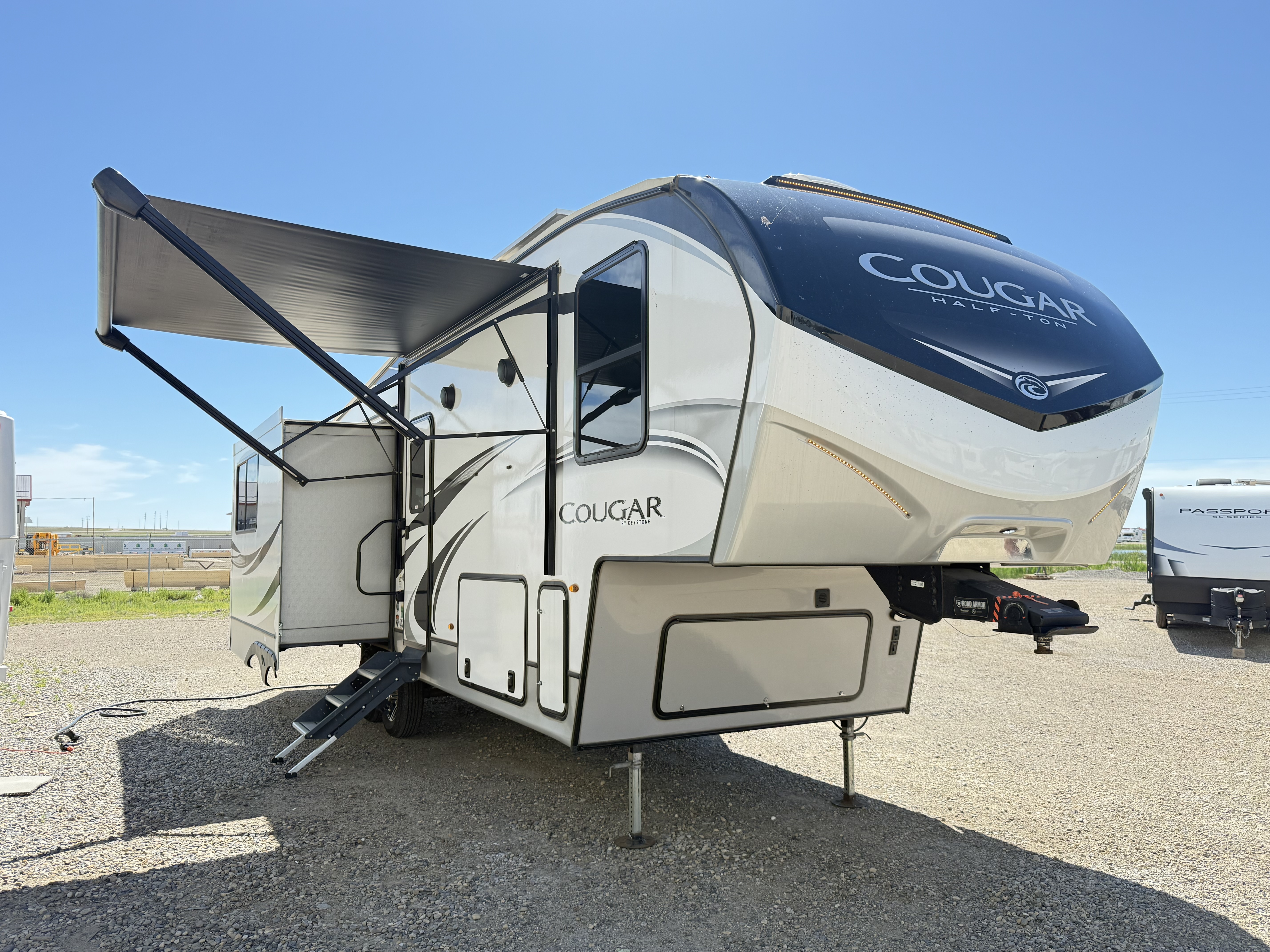 USED 2023 Keystone COUGAR 27 SGS