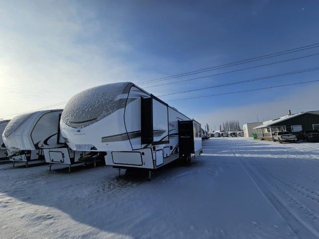 NEW 2023 Keystone SPRINTER 35 FWBH