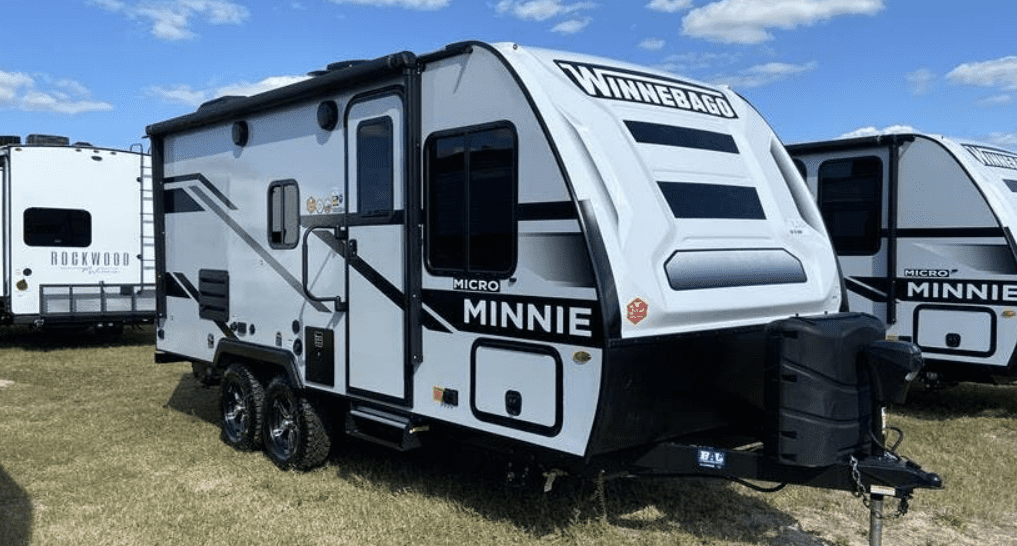 NEW 2023 Winnebago MICRO MINNIE 1800 BH