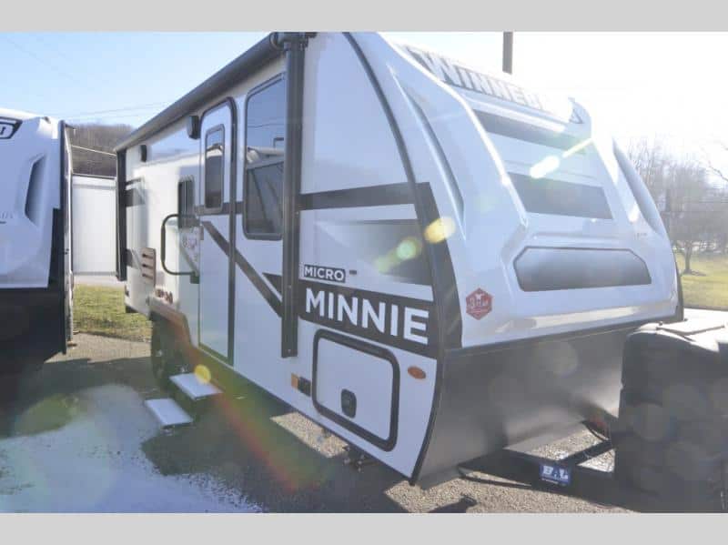 NEW 2023 Winnebago MICRO MINNIE 2108 FBS