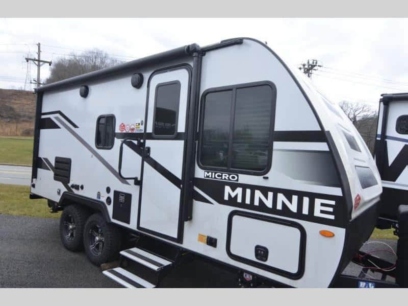 NEW 2023 Winnebago MICRO MINNIE 2100 BH