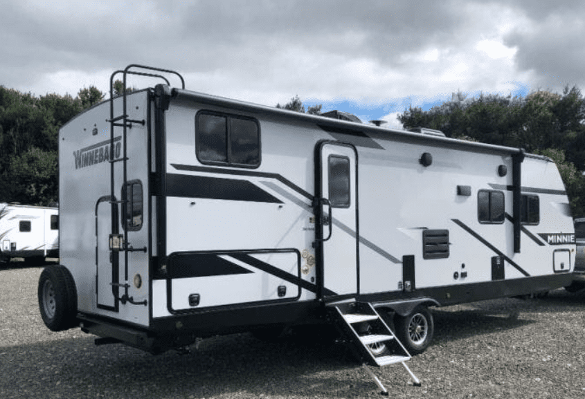NEW 2023 Winnebago MINNIE 2801 BHS