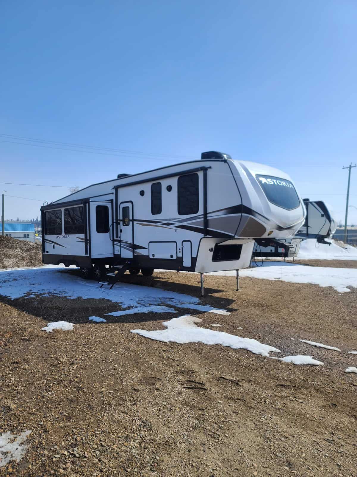 NEW 2022 Dutchmen ASTORIA 3343 BHF