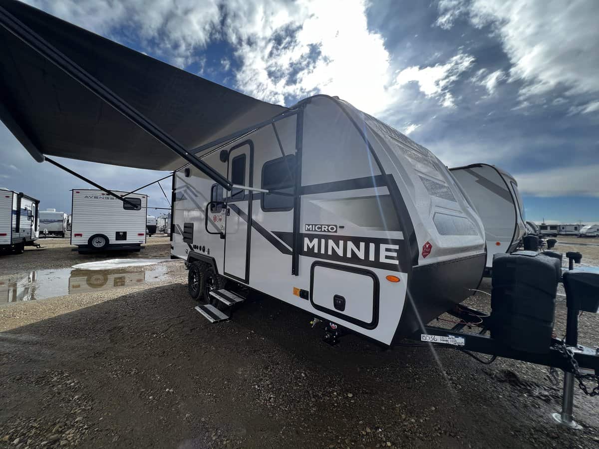 NEW 2023 Winnebago MICRO MINNIE 2108 TB