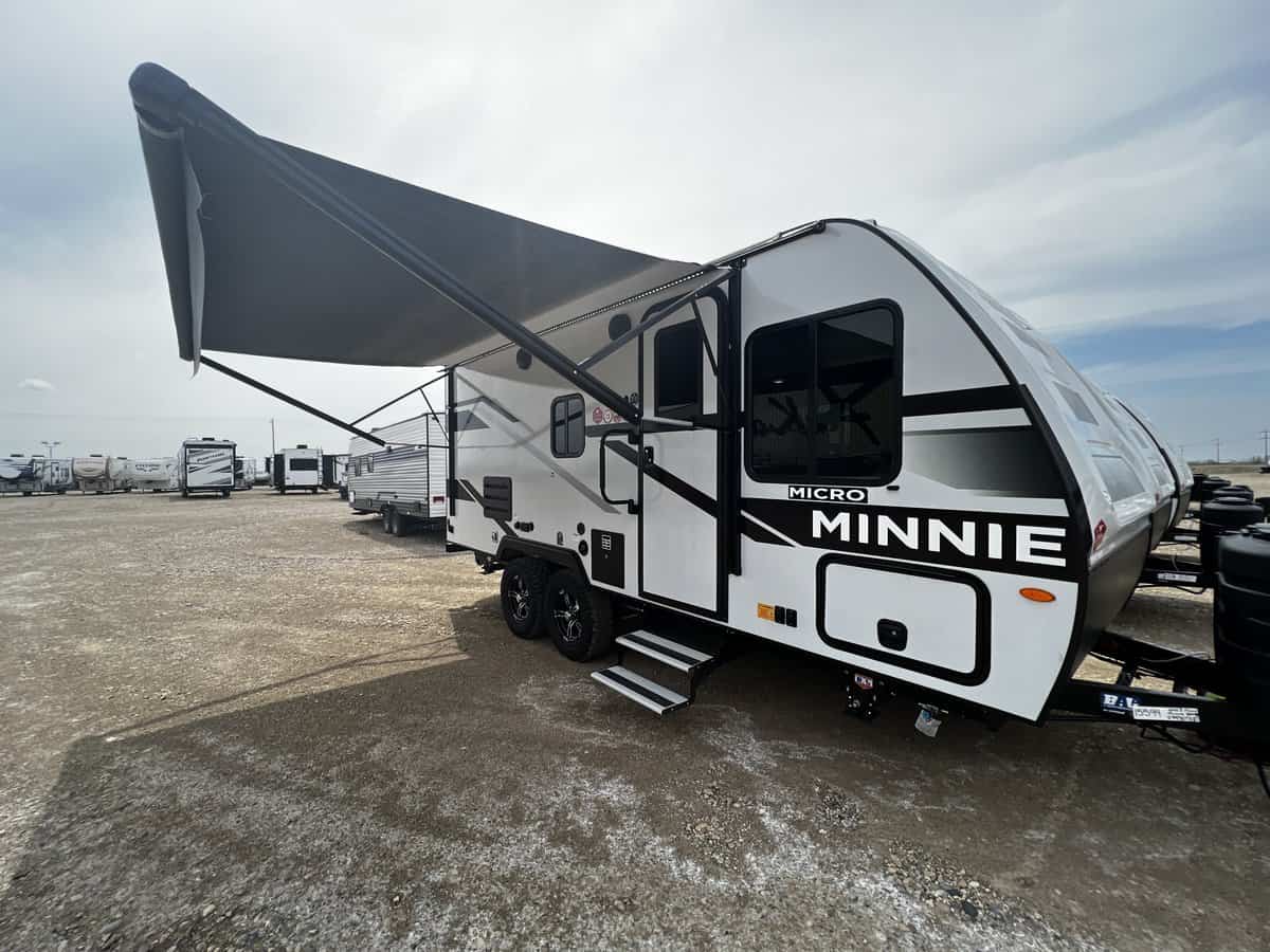NEW 2023 Winnebago MICRO MINNIE 1800 BH