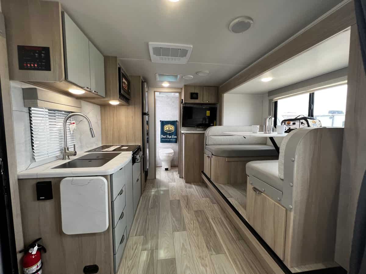 SOLD NEW 2023 Winnebago MICRO MINNIE 2108 DS Acheson, AB