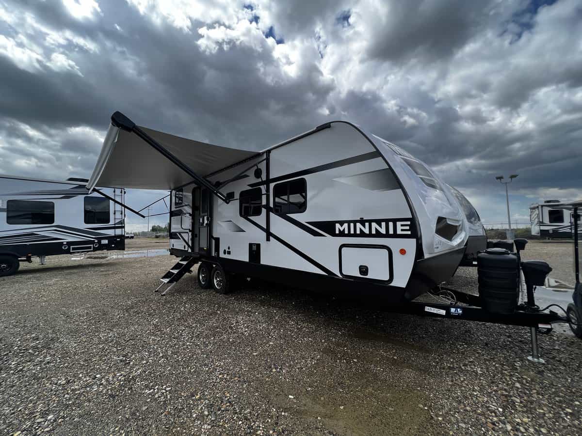 NEW 2023 Winnebago MINNIE 2301 BHS