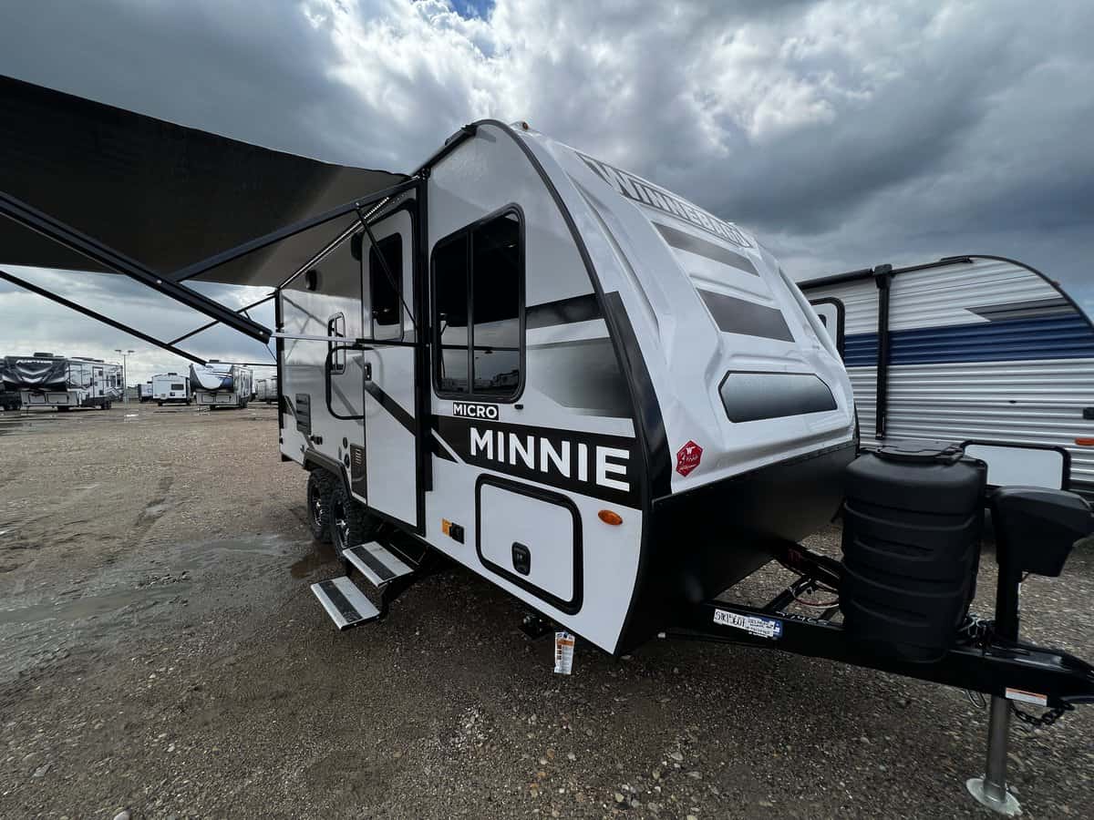 NEW 2023 Winnebago MICRO MINNIE 1800 BH