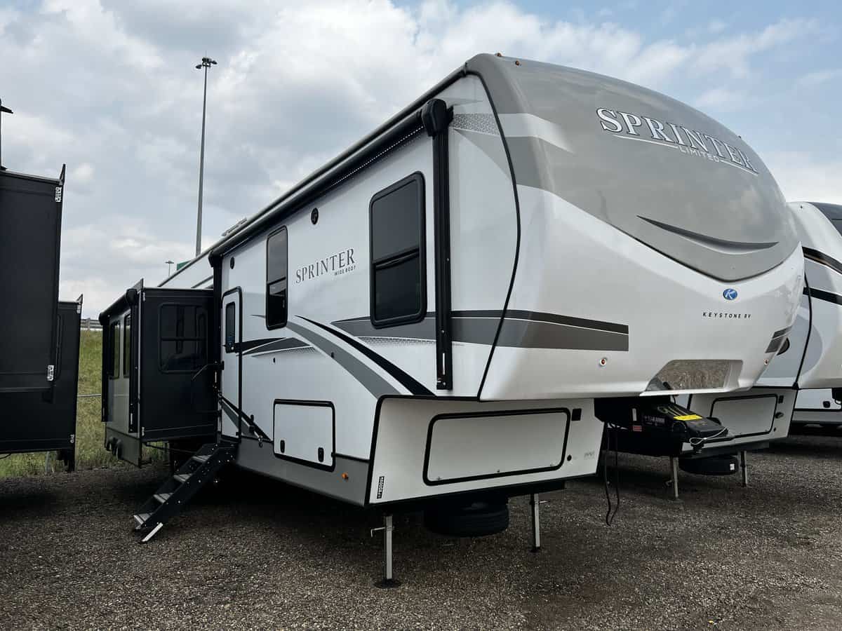 NEW 2023 Keystone SPRINTER 3900 FWDBL