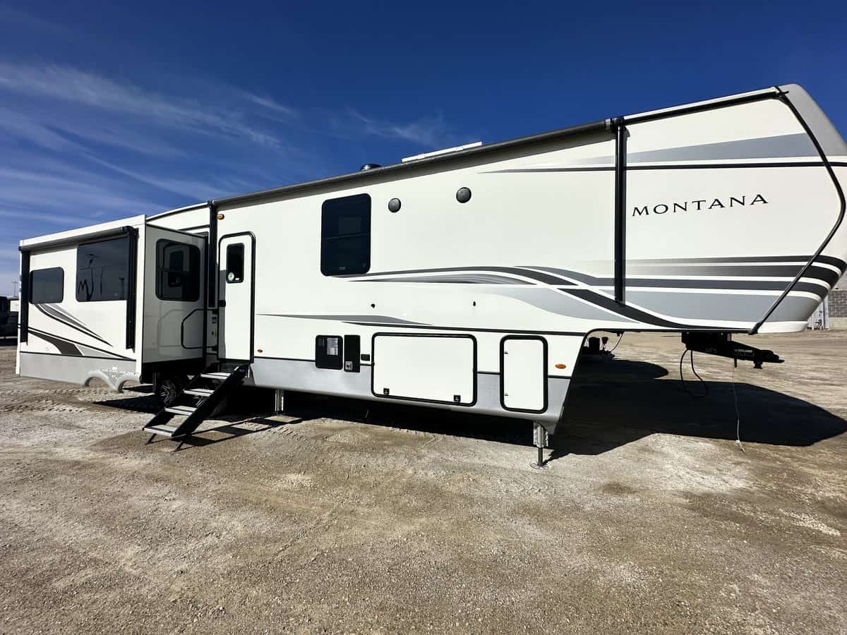 USED 2022 Keystone MONTANA 3931FB