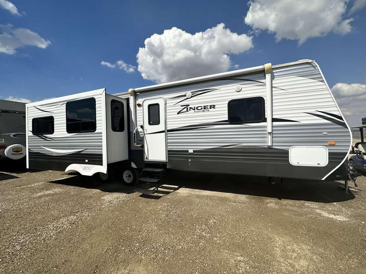USED 2015 Crossroads ZINGER 320RS